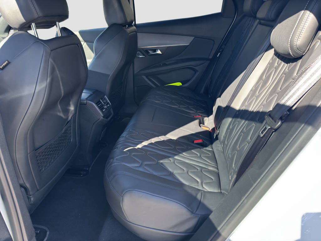 PEUGEOT 3008 1.6 Plug-in Hybrid4 GT Pack-image-10