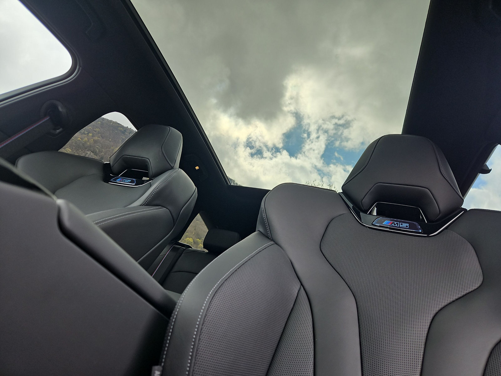 BMW M5 xDrive Touring-image-21