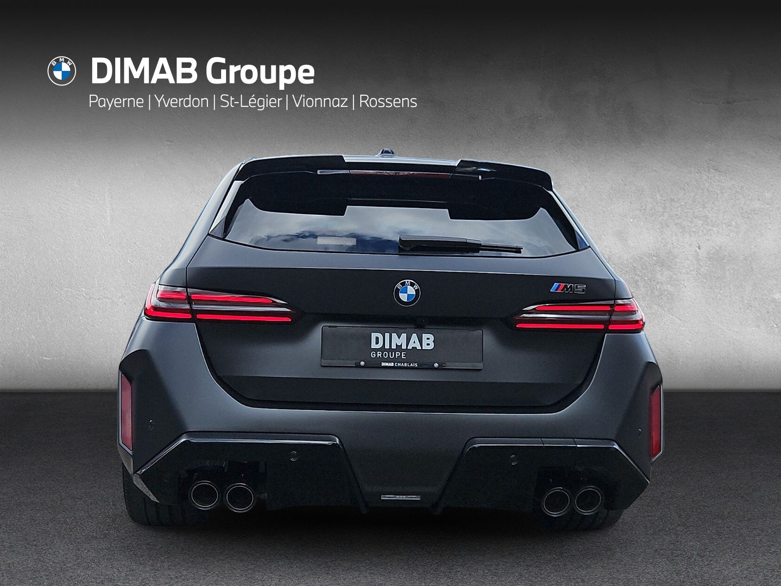 BMW M5 xDrive Touring-showroom-element-3