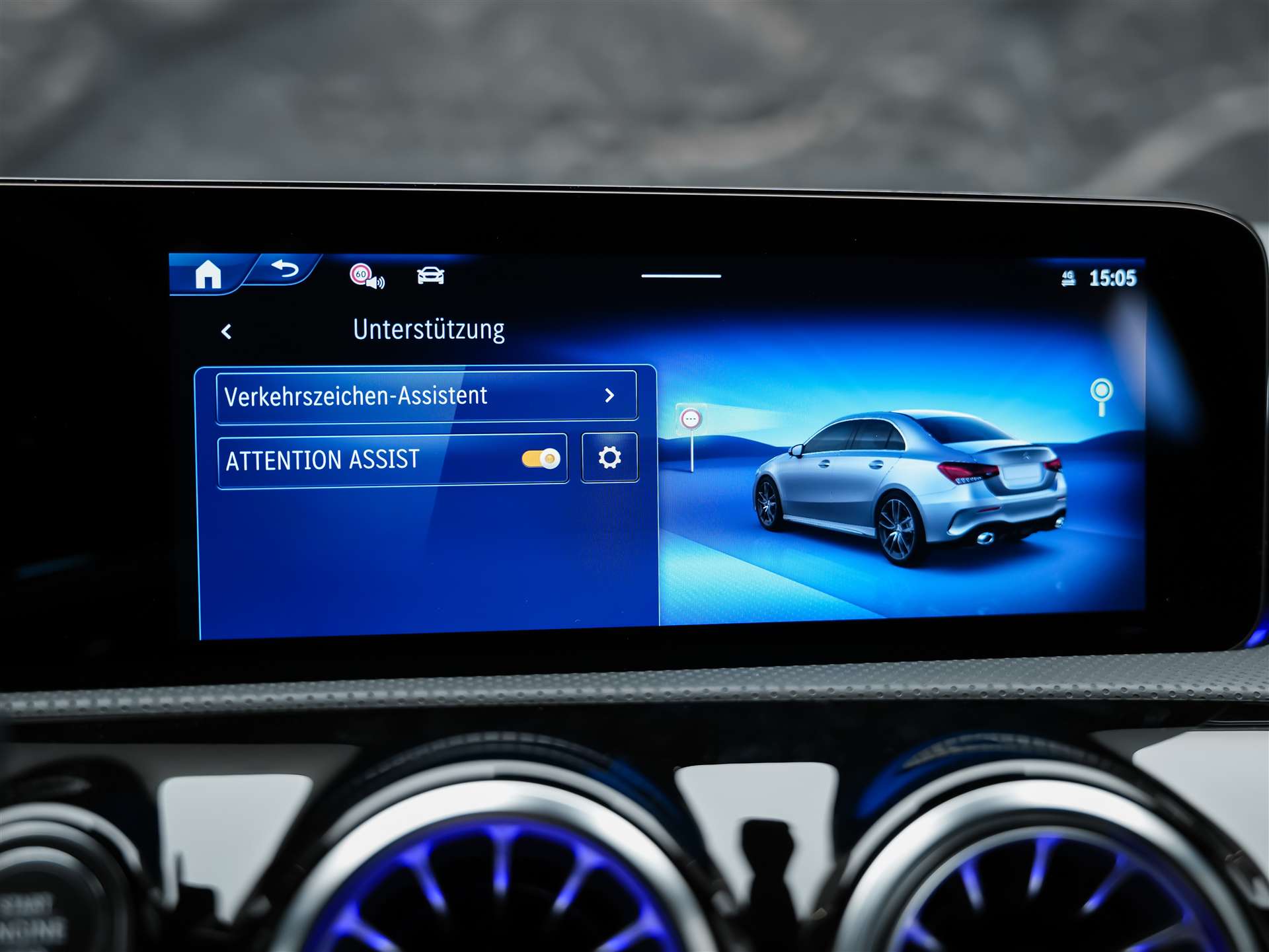 MERCEDES-BENZ A35 AMG 4Matic+ 8G-DCT *Limousine*Aero-Paket*Werksgarantie*Digital Light*-image-33