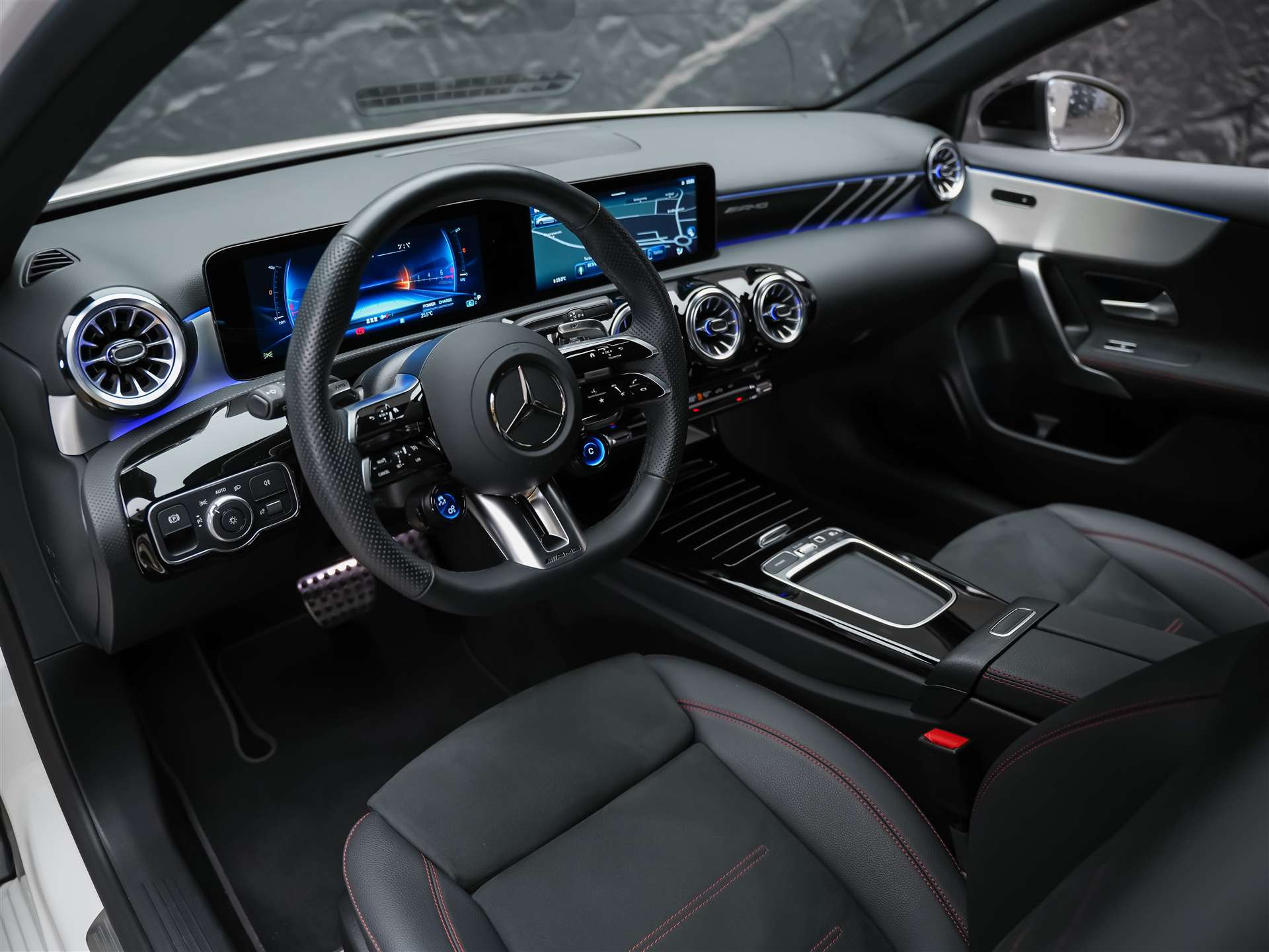 MERCEDES-BENZ A35 AMG 4Matic+ 8G-DCT *Limousine*Aero-Paket*Werksgarantie*Digital Light*-image-8