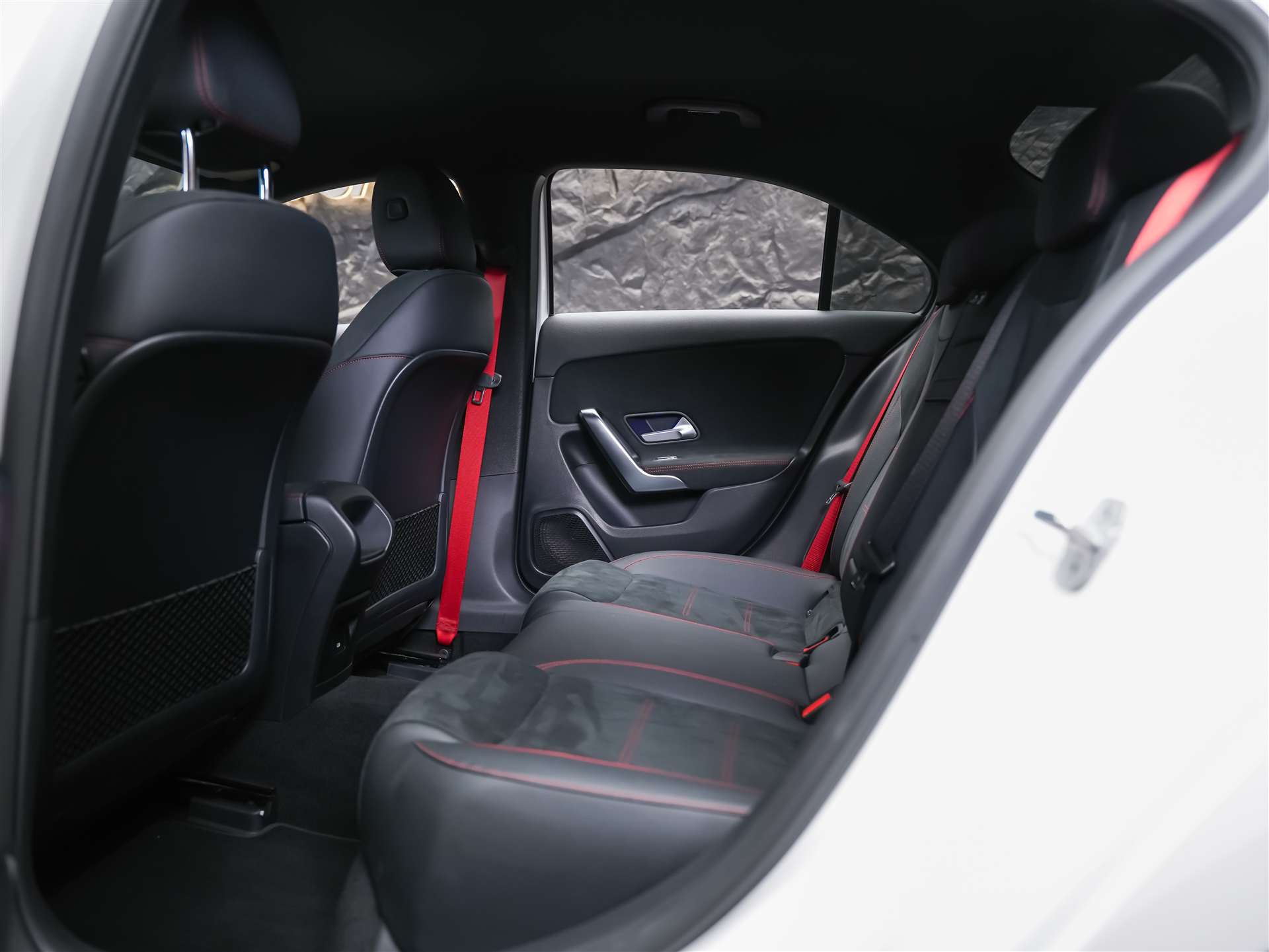MERCEDES-BENZ A35 AMG 4Matic+ 8G-DCT *Limousine*Aero-Paket*Werksgarantie*Digital Light*-image-12