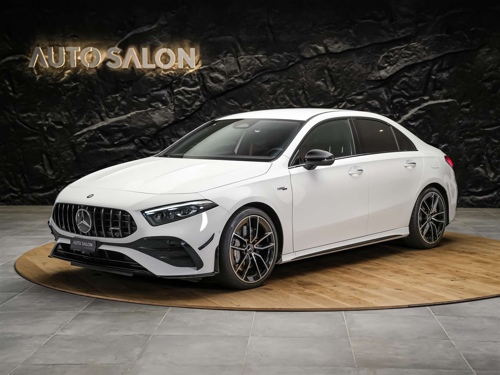 MERCEDES-BENZ A35 AMG 4Matic+ 8G-DCT *Limousine*Aero-Paket*Werksgarantie*Digital Light*-showroom-element-1