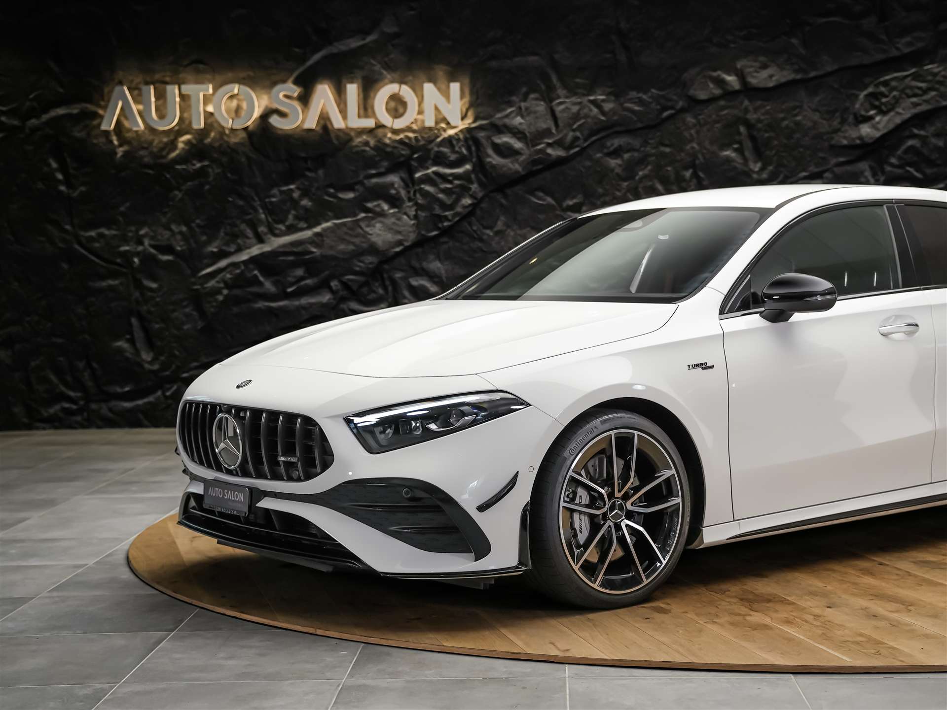 MERCEDES-BENZ A35 AMG 4Matic+ 8G-DCT *Limousine*Aero-Paket*Werksgarantie*Digital Light*-image-14