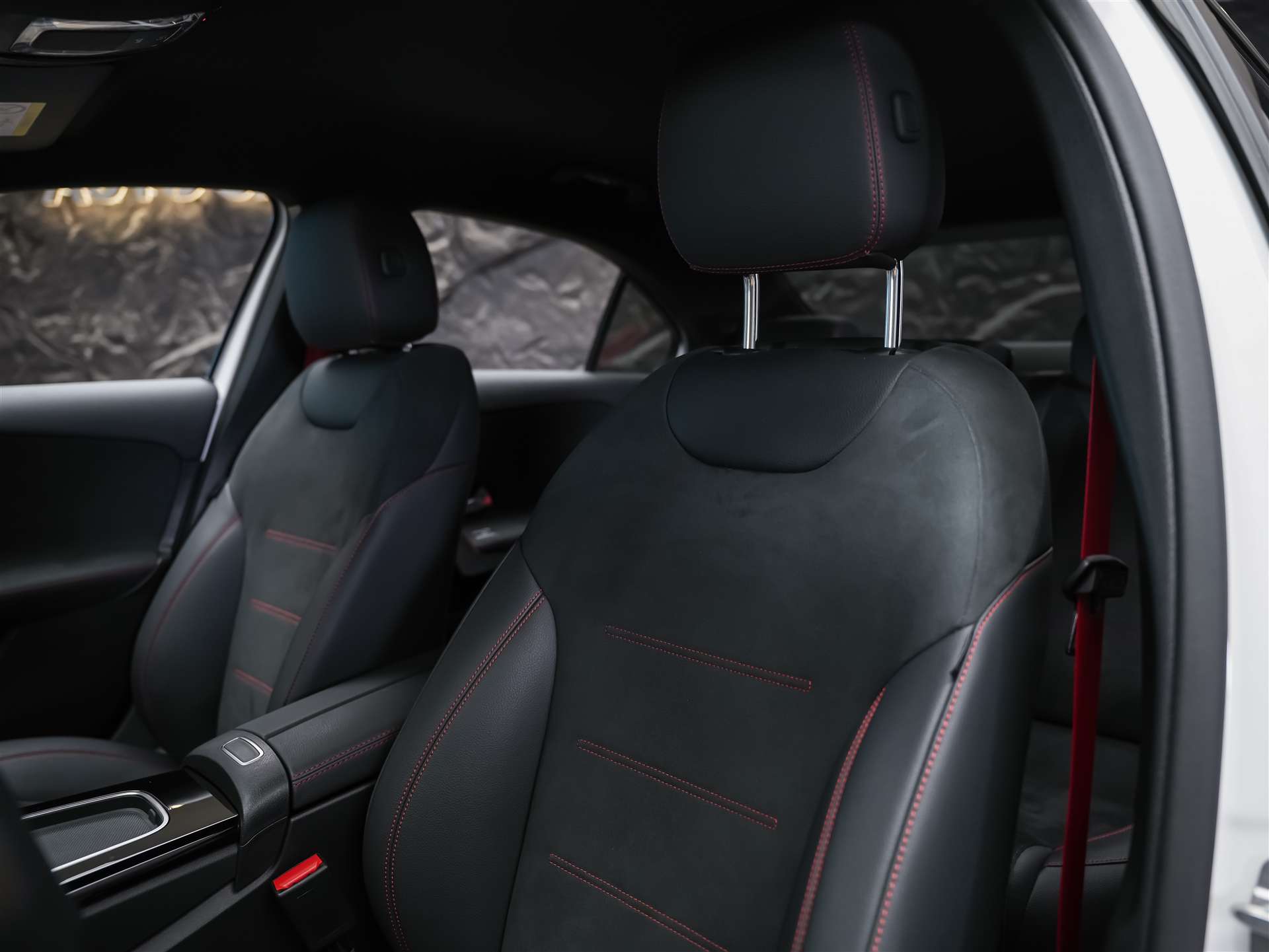 MERCEDES-BENZ A35 AMG 4Matic+ 8G-DCT *Limousine*Aero-Paket*Werksgarantie*Digital Light*-image-10