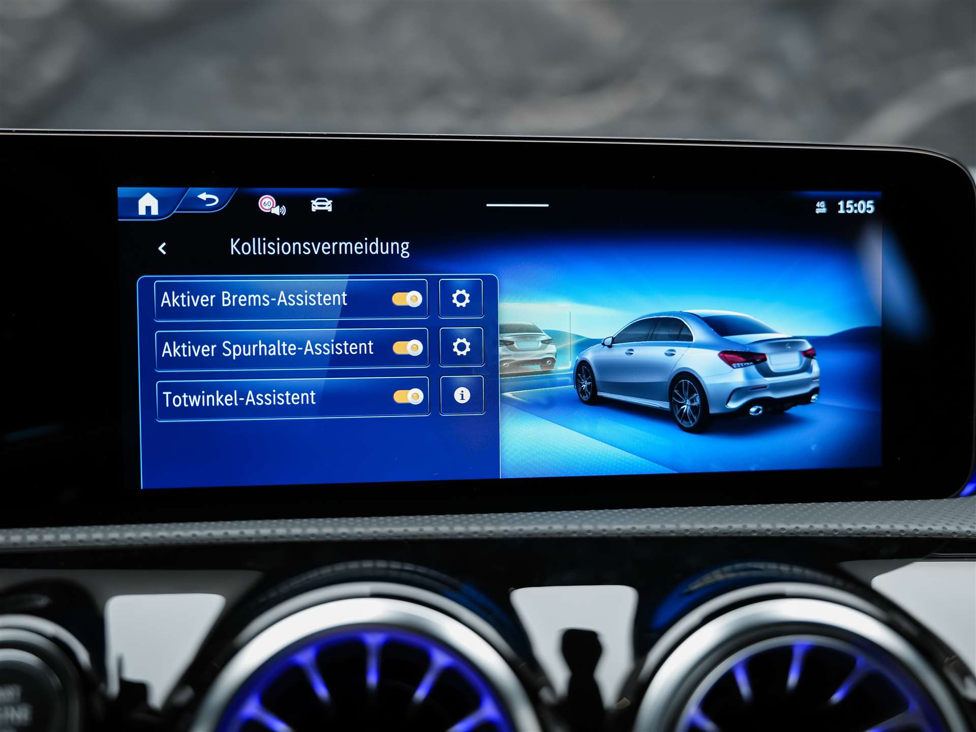 MERCEDES-BENZ A35 AMG 4Matic+ 8G-DCT *Limousine*Aero-Paket*Werksgarantie*Digital Light*-image-32