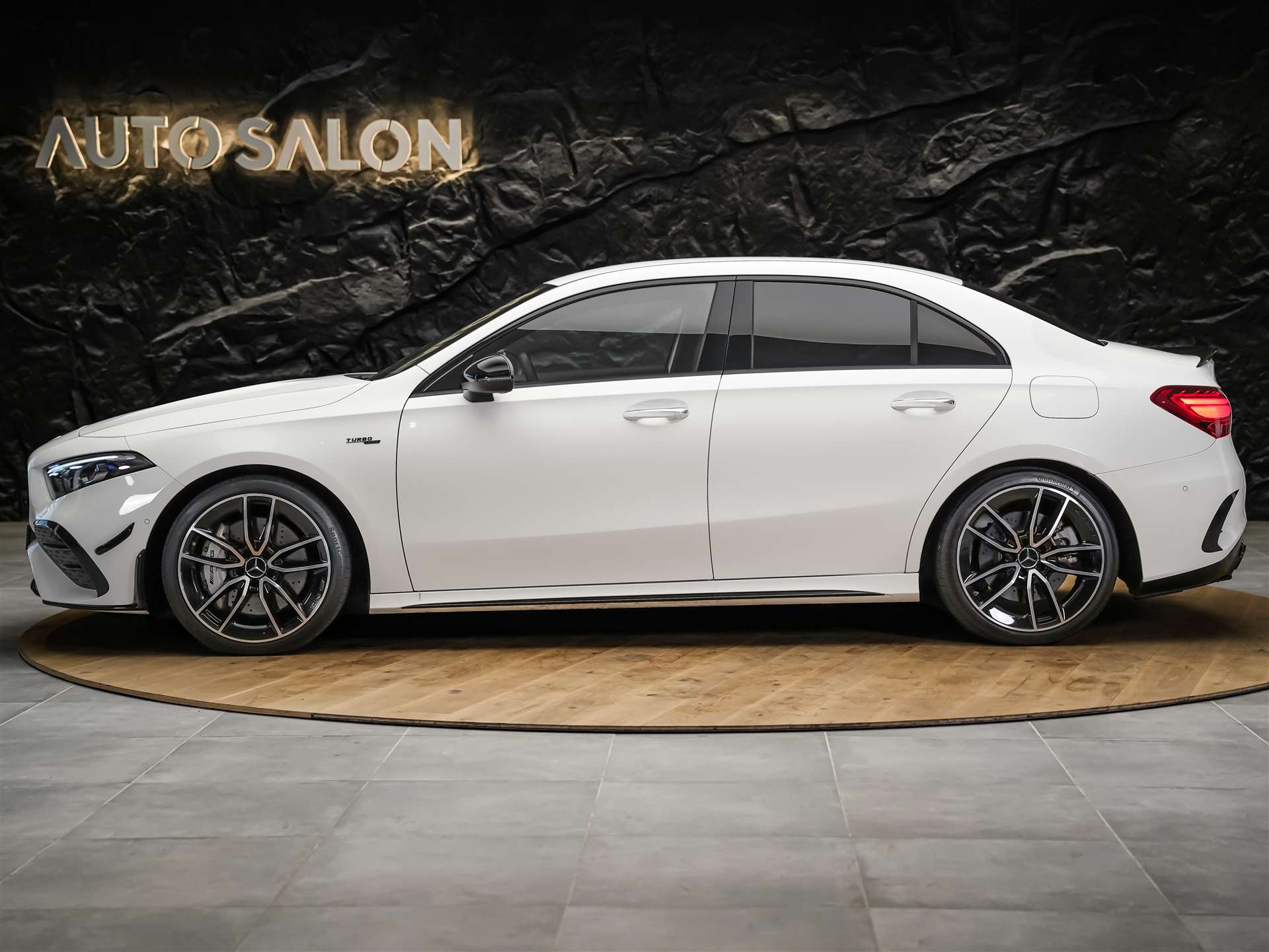 MERCEDES-BENZ A35 AMG 4Matic+ 8G-DCT *Limousine*Aero-Paket*Werksgarantie*Digital Light*-showroom-element-2
