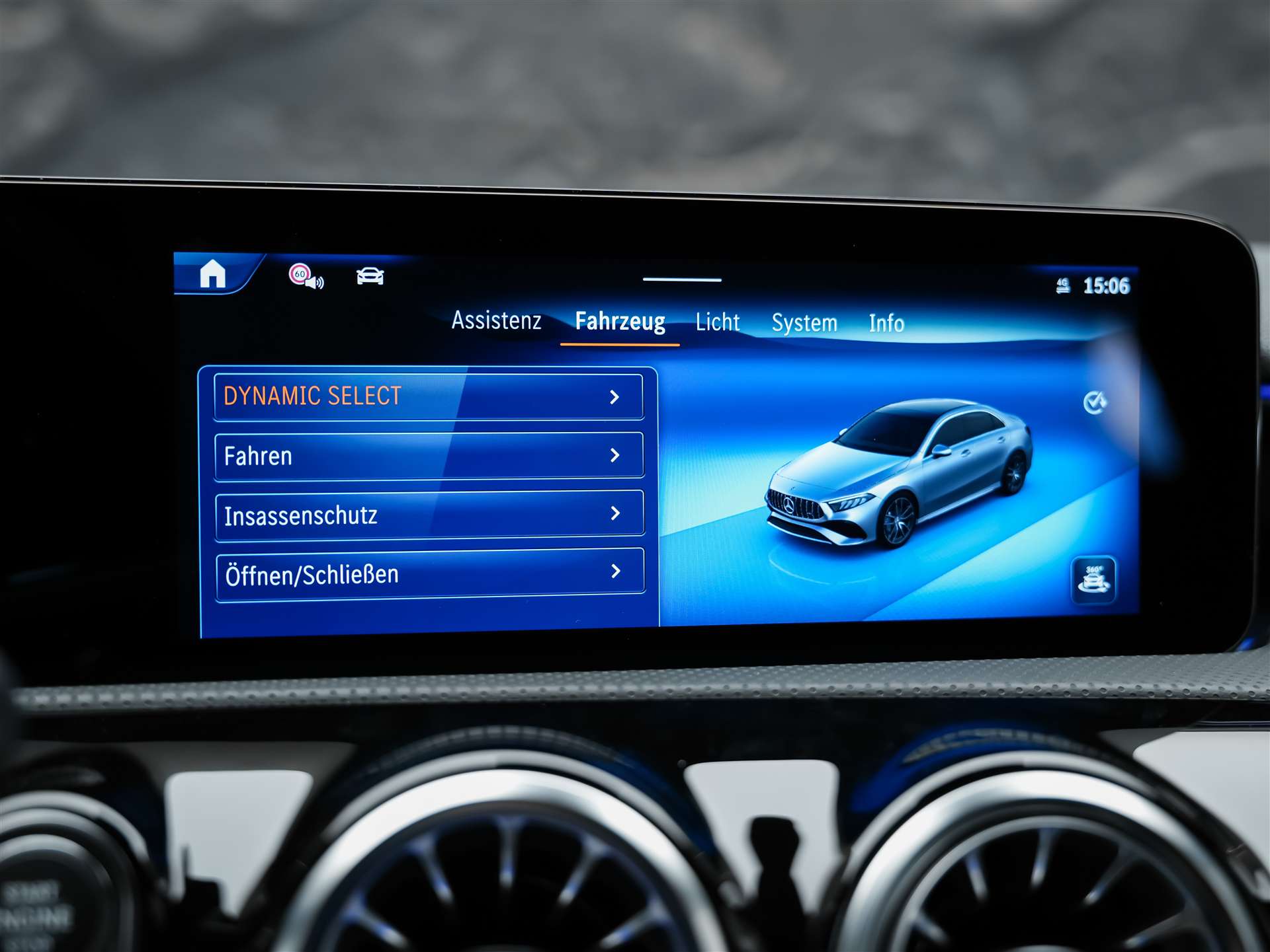 MERCEDES-BENZ A35 AMG 4Matic+ 8G-DCT *Limousine*Aero-Paket*Werksgarantie*Digital Light*-image-36