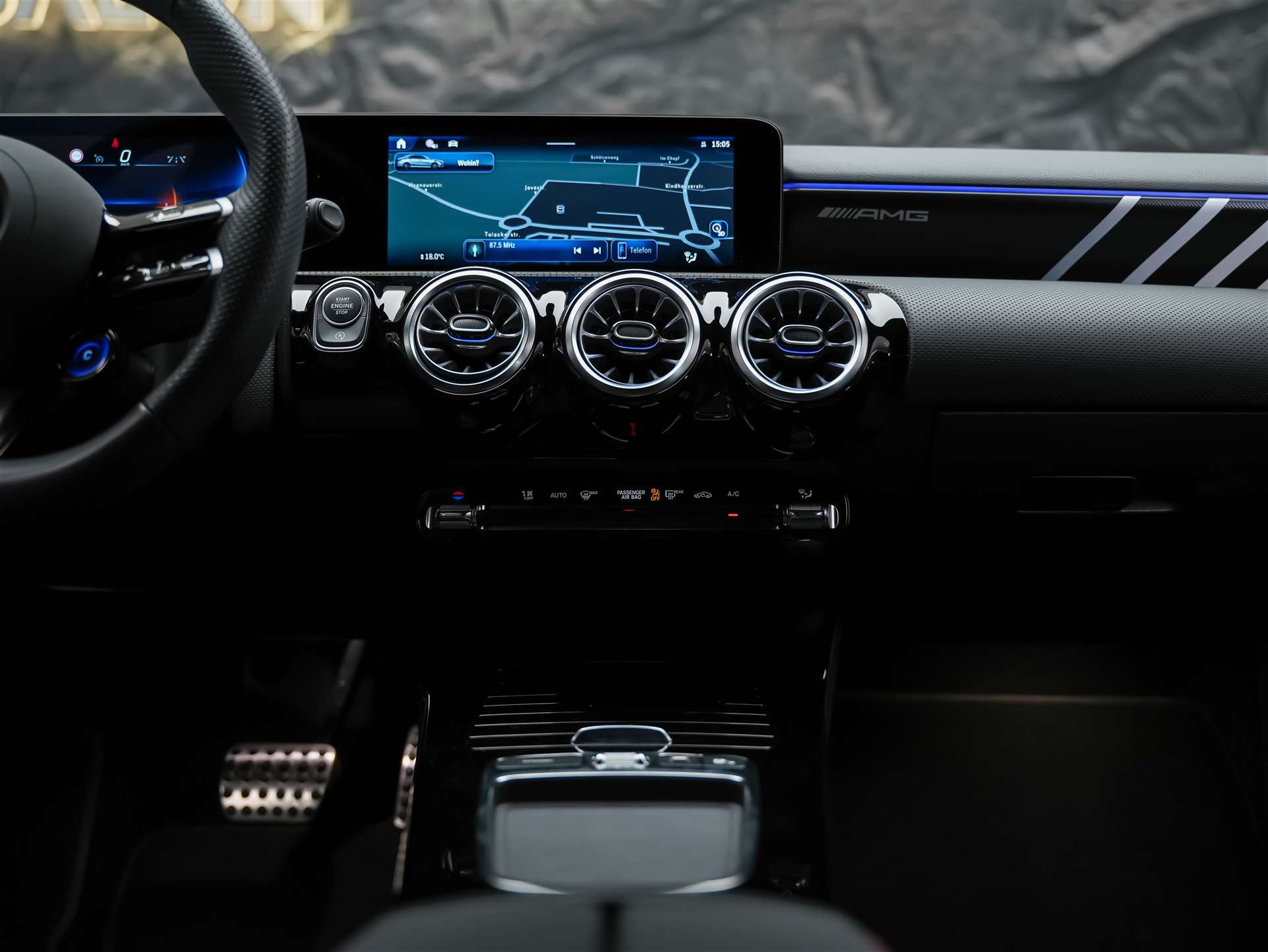MERCEDES-BENZ A35 AMG 4Matic+ 8G-DCT *Limousine*Aero-Paket*Werksgarantie*Digital Light*-image-19