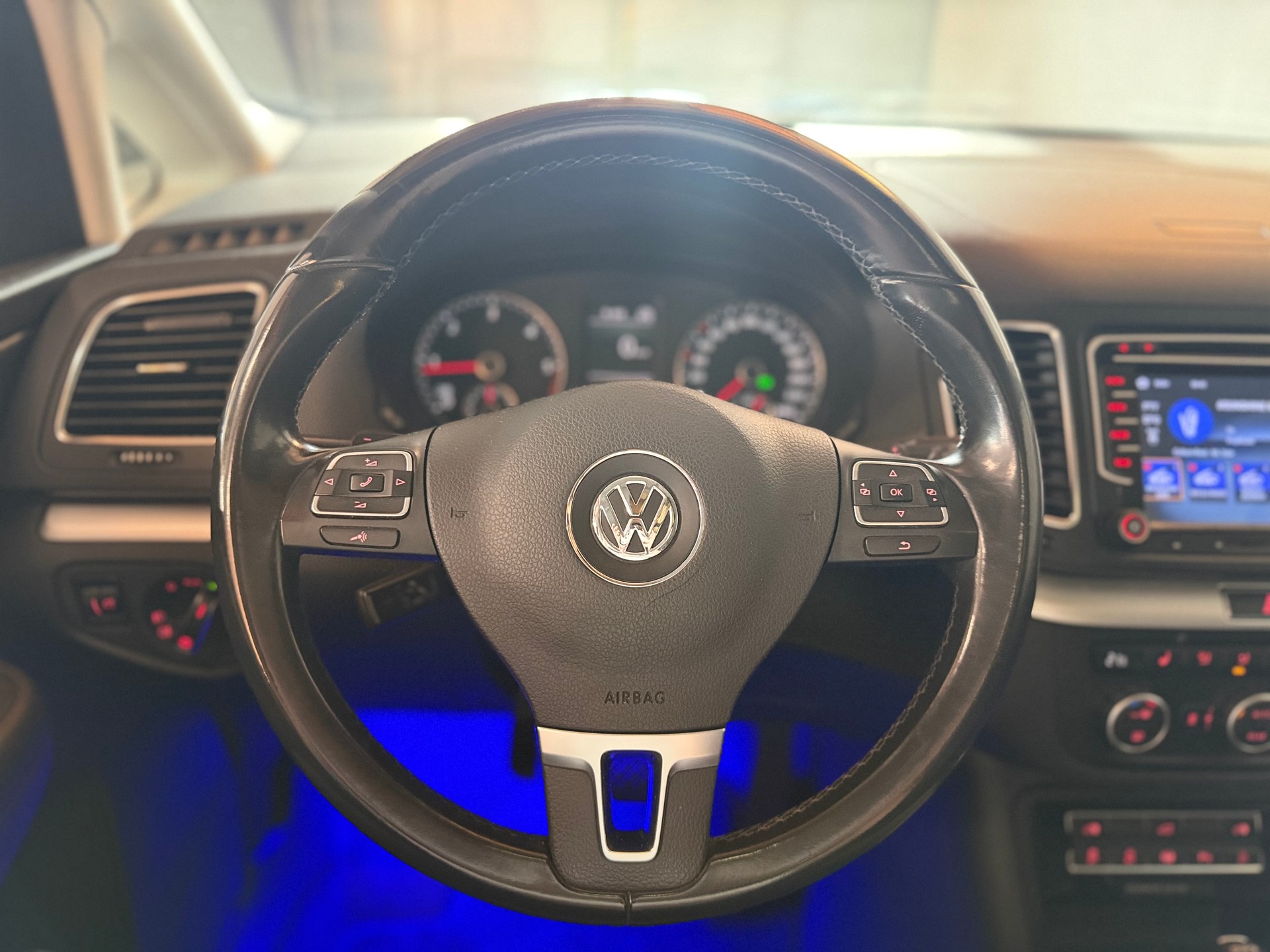 VW Sharan 2.0 TDI BlueMotion Technology Highline DSG-image-18