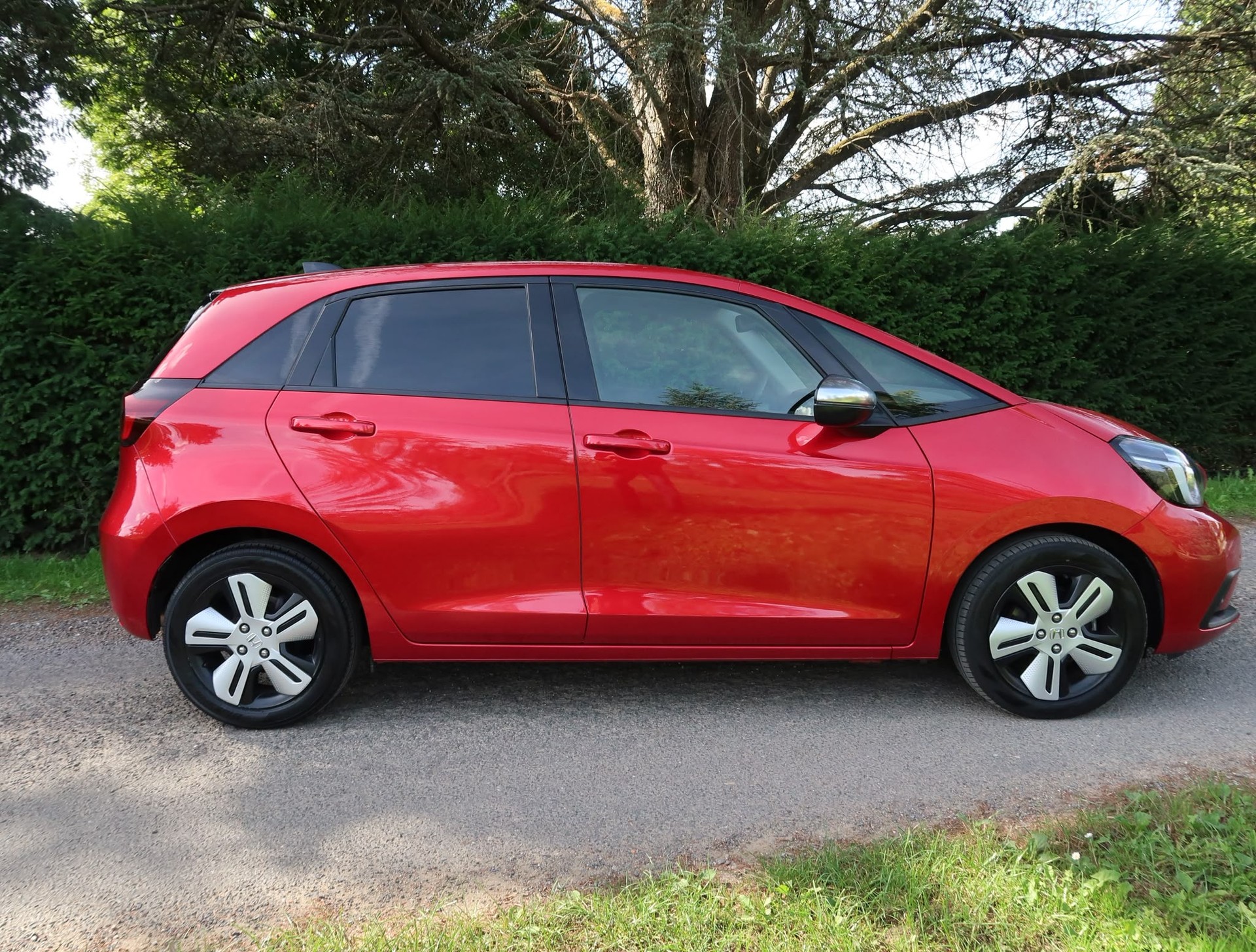HONDA Jazz 1.5i-MMD Executive E-CVT-showroom-element-3