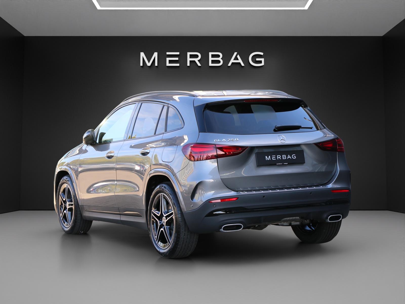 MERCEDES-BENZ GLA 250 4MATIC Swiss Star-image-2