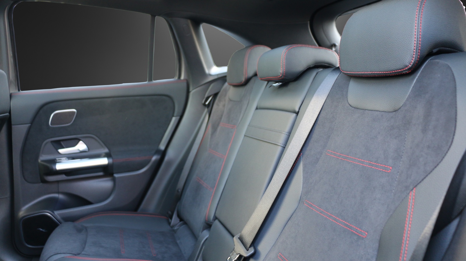 MERCEDES-BENZ GLA 250 4MATIC Swiss Star-image-9
