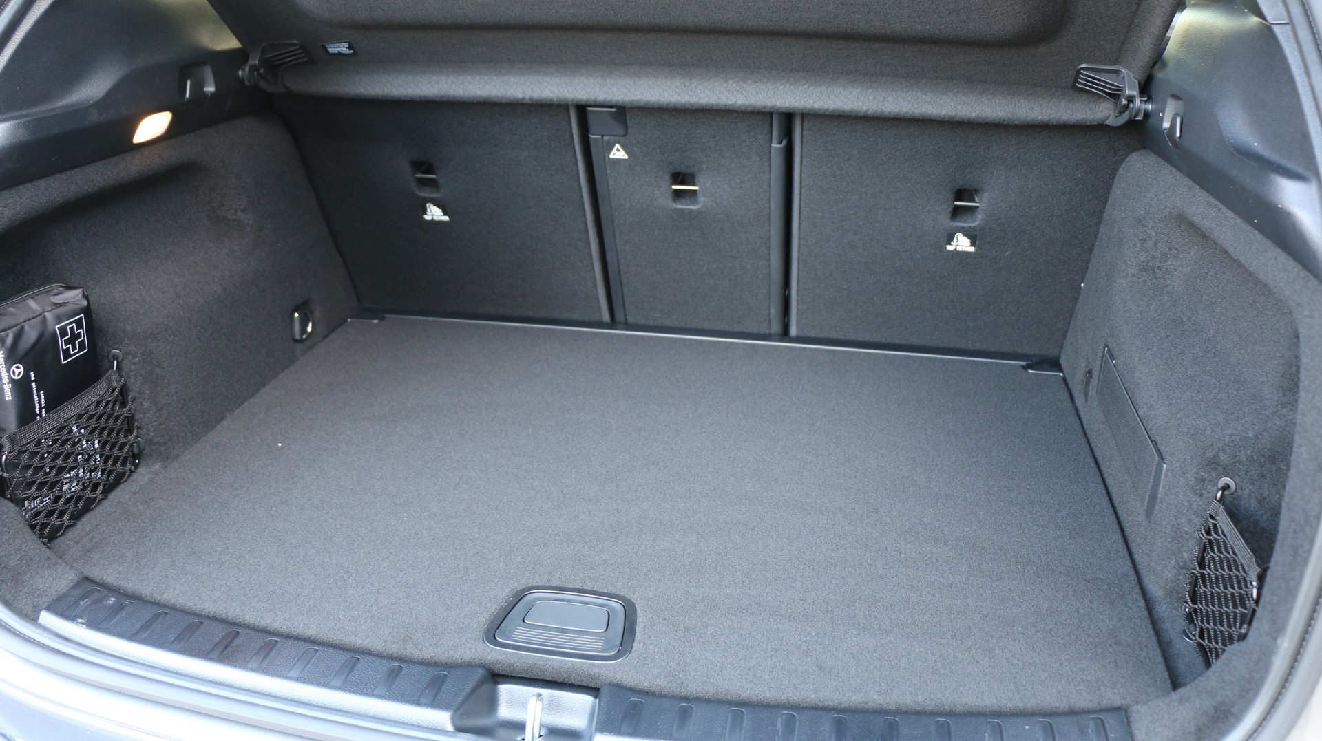 MERCEDES-BENZ GLA 250 4MATIC Swiss Star-image-10