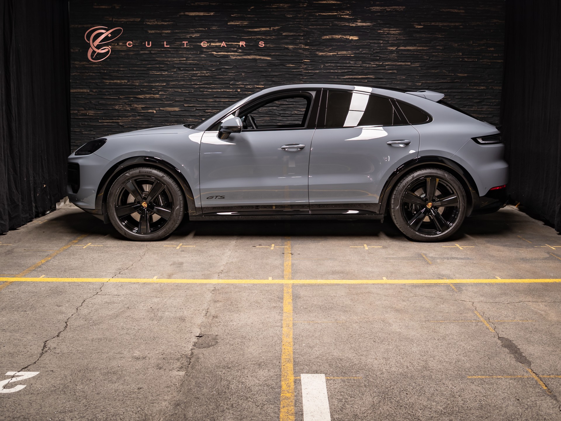 PORSCHE Cayenne Coupé GTS Tiptronic-showroom-element-1