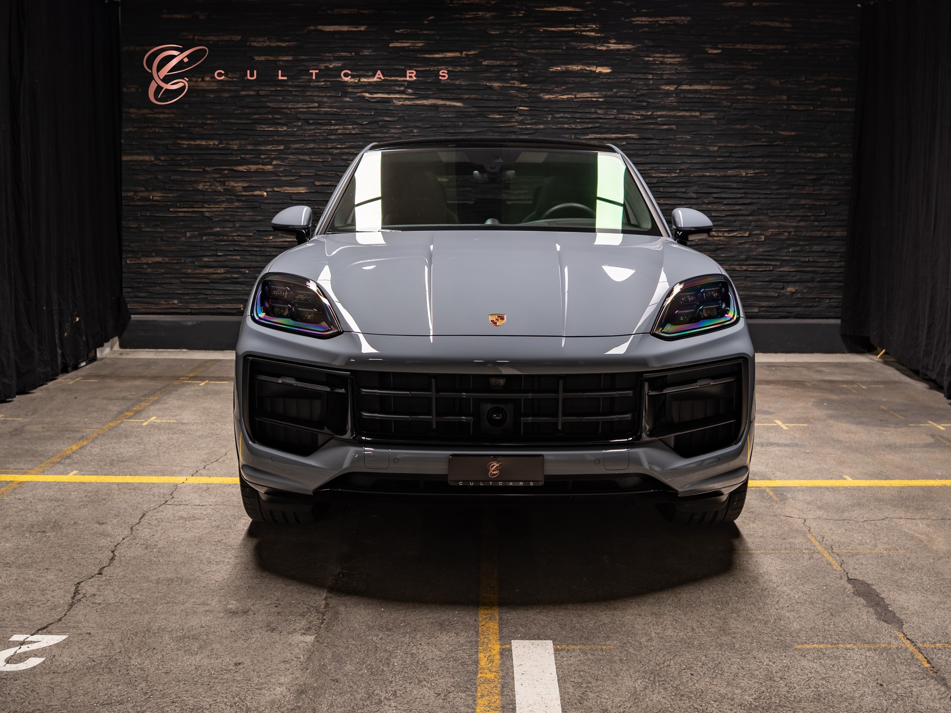 PORSCHE Cayenne Coupé GTS Tiptronic-showroom-element-2