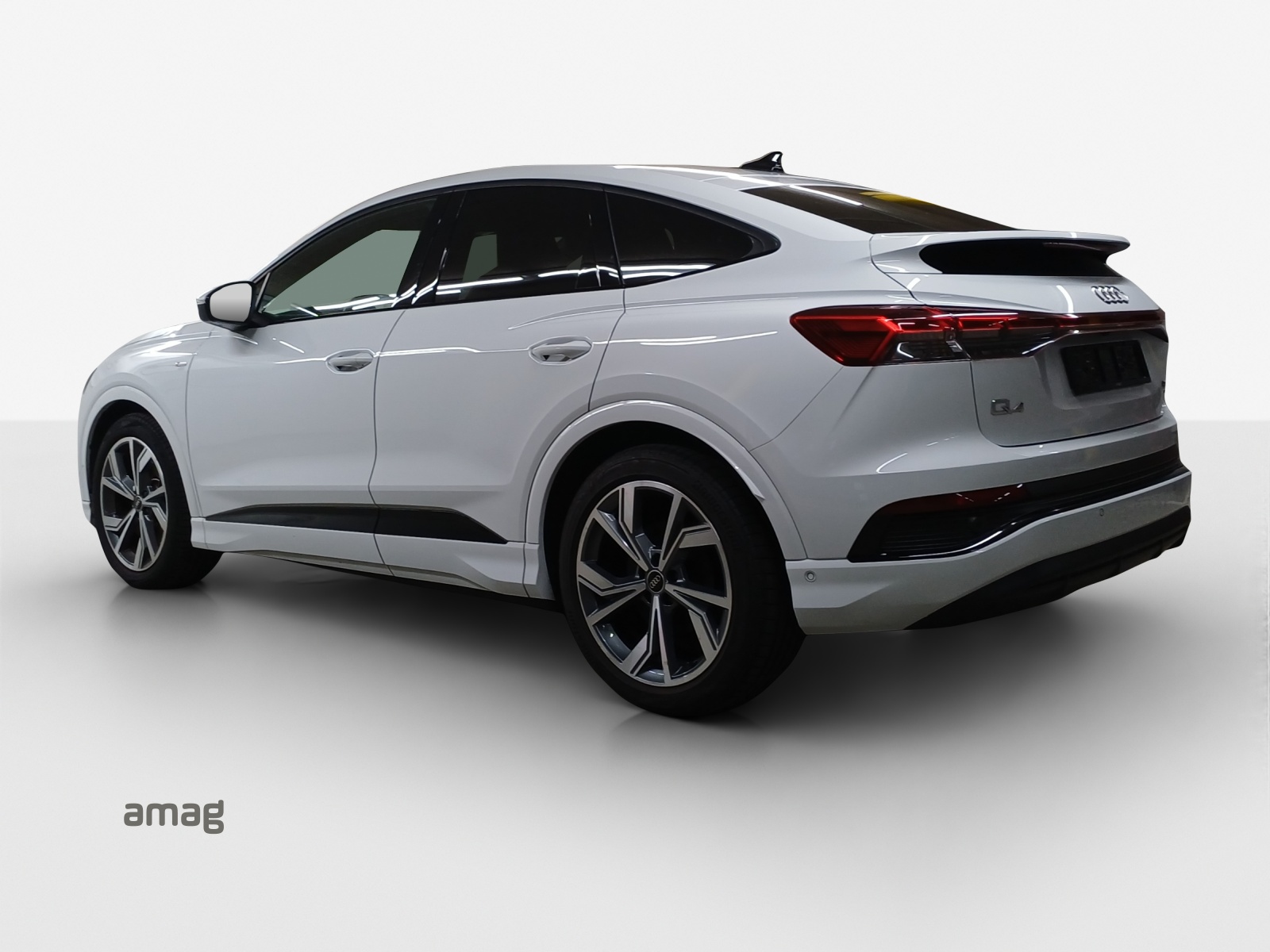 AUDI Q4 Sportback e-tron 50 quattro-showroom-element-2