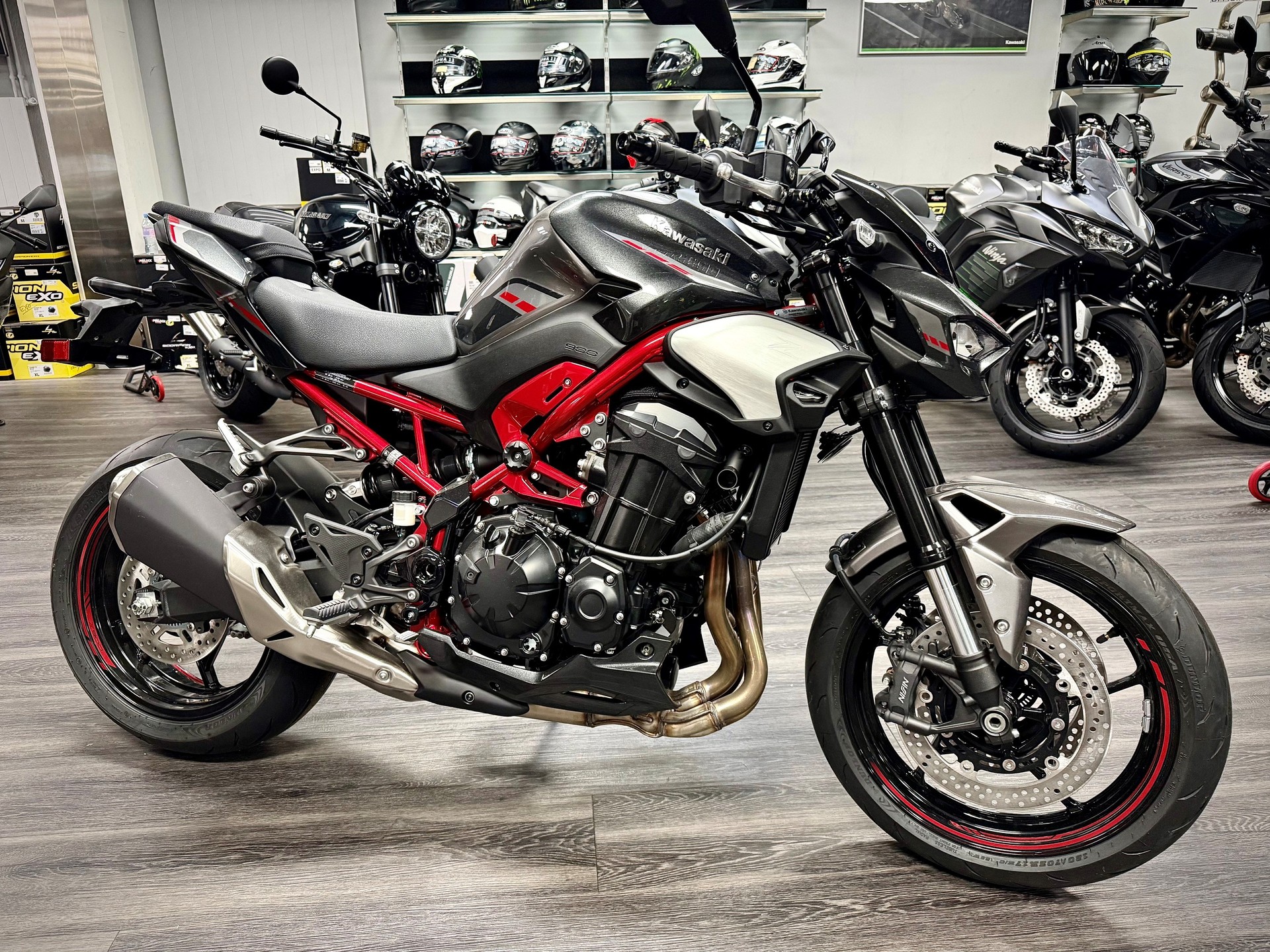 KAWASAKI Z 900-image-0
