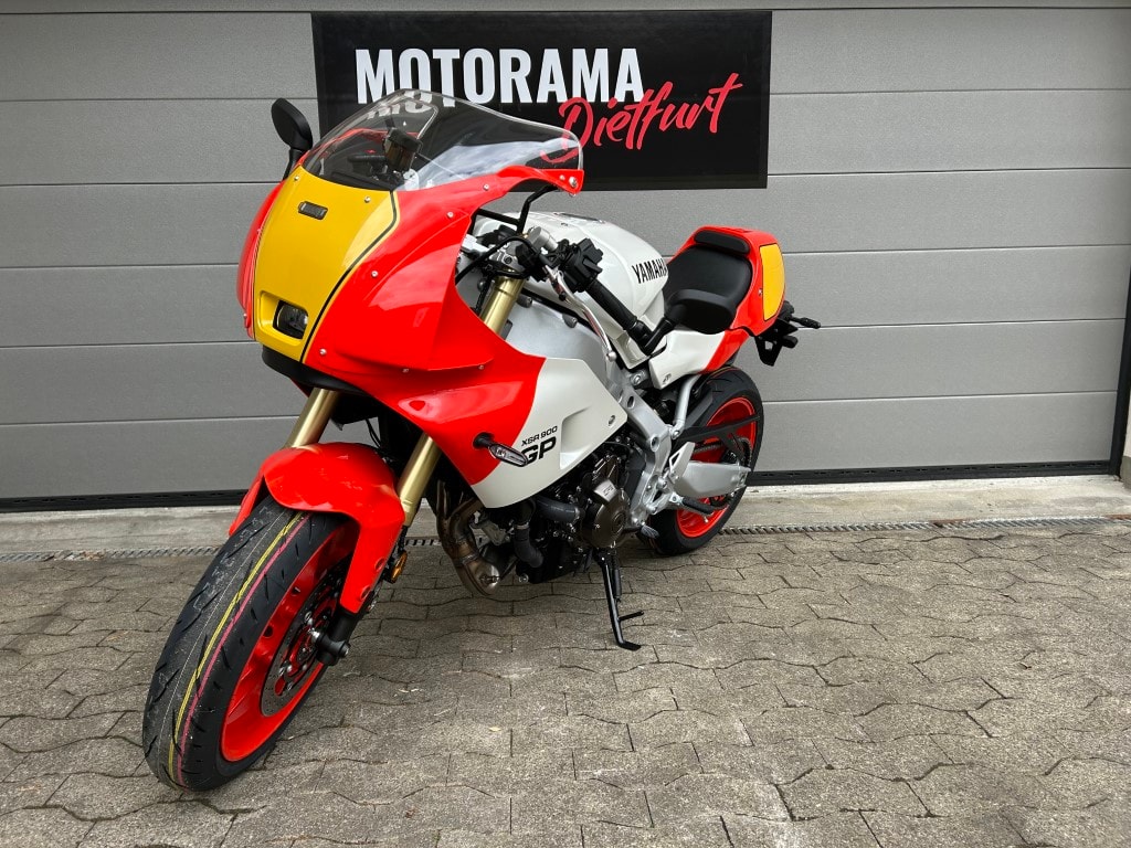 YAMAHA XSR 900 GP-image-2