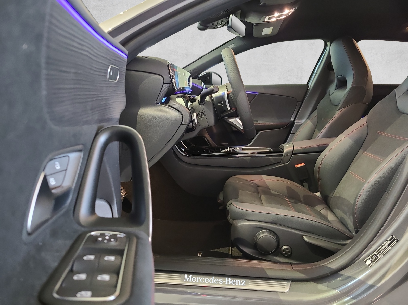 MERCEDES-BENZ A 200 Night Star 7G-DCT-image-7