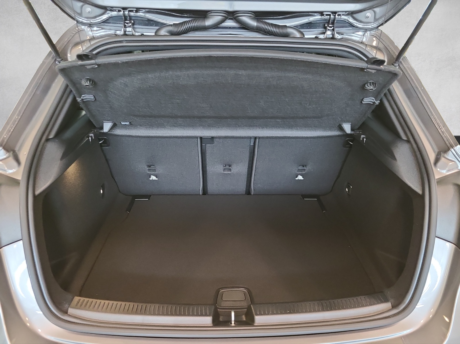 MERCEDES-BENZ A 200 Night Star 7G-DCT-image-13