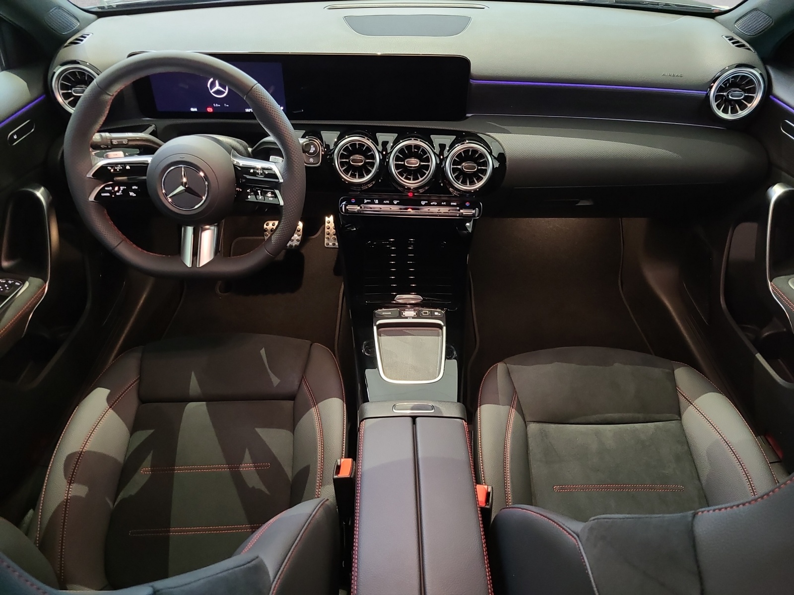MERCEDES-BENZ A 200 Night Star 7G-DCT-image-11