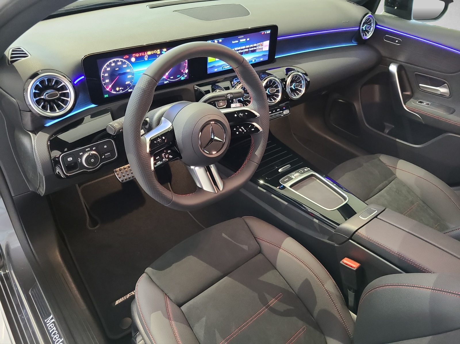 MERCEDES-BENZ A 200 Night Star 7G-DCT-image-6