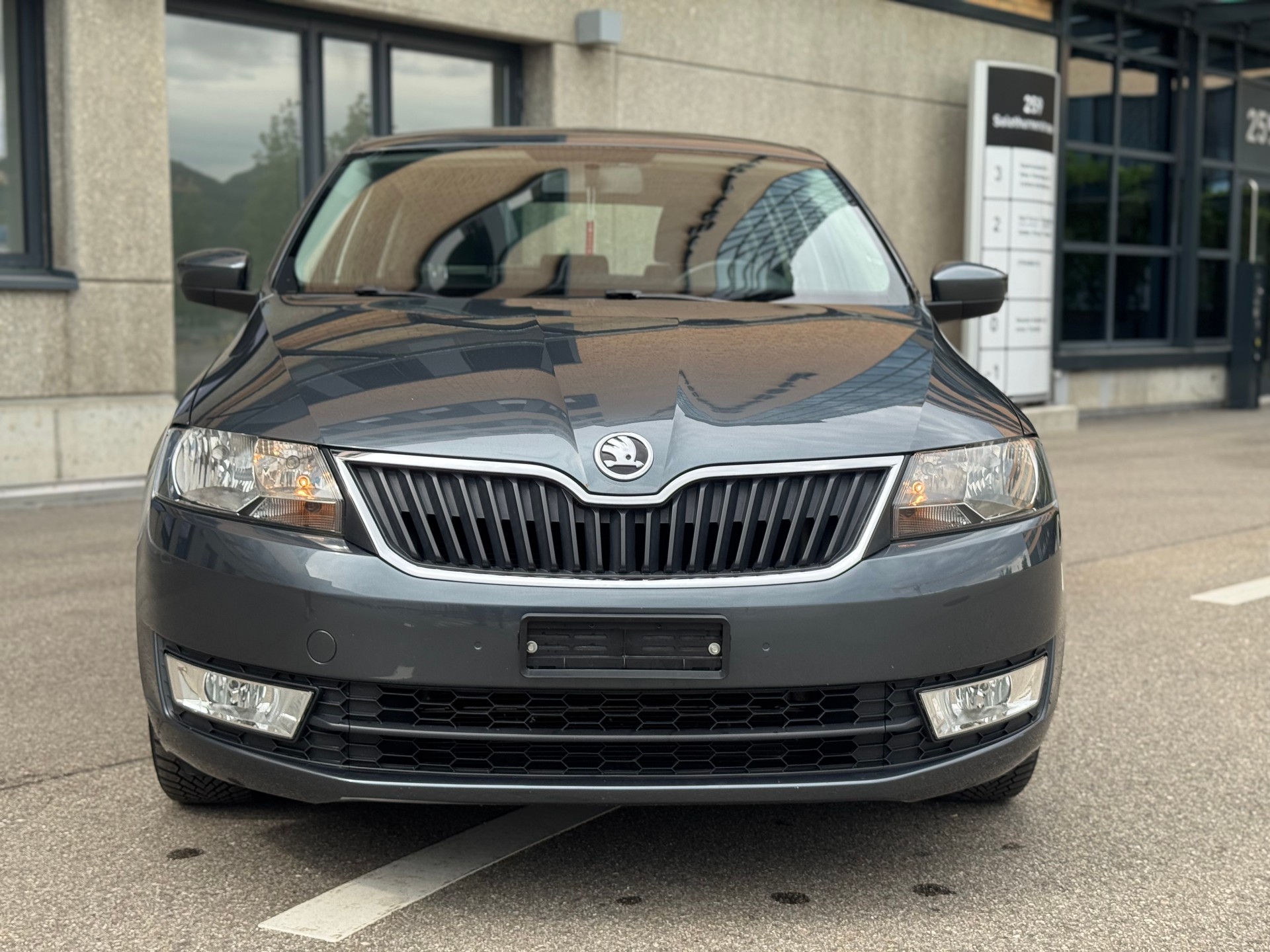 SKODA Rapid Spaceback 1.4 TSI Elegance DSG-image-8