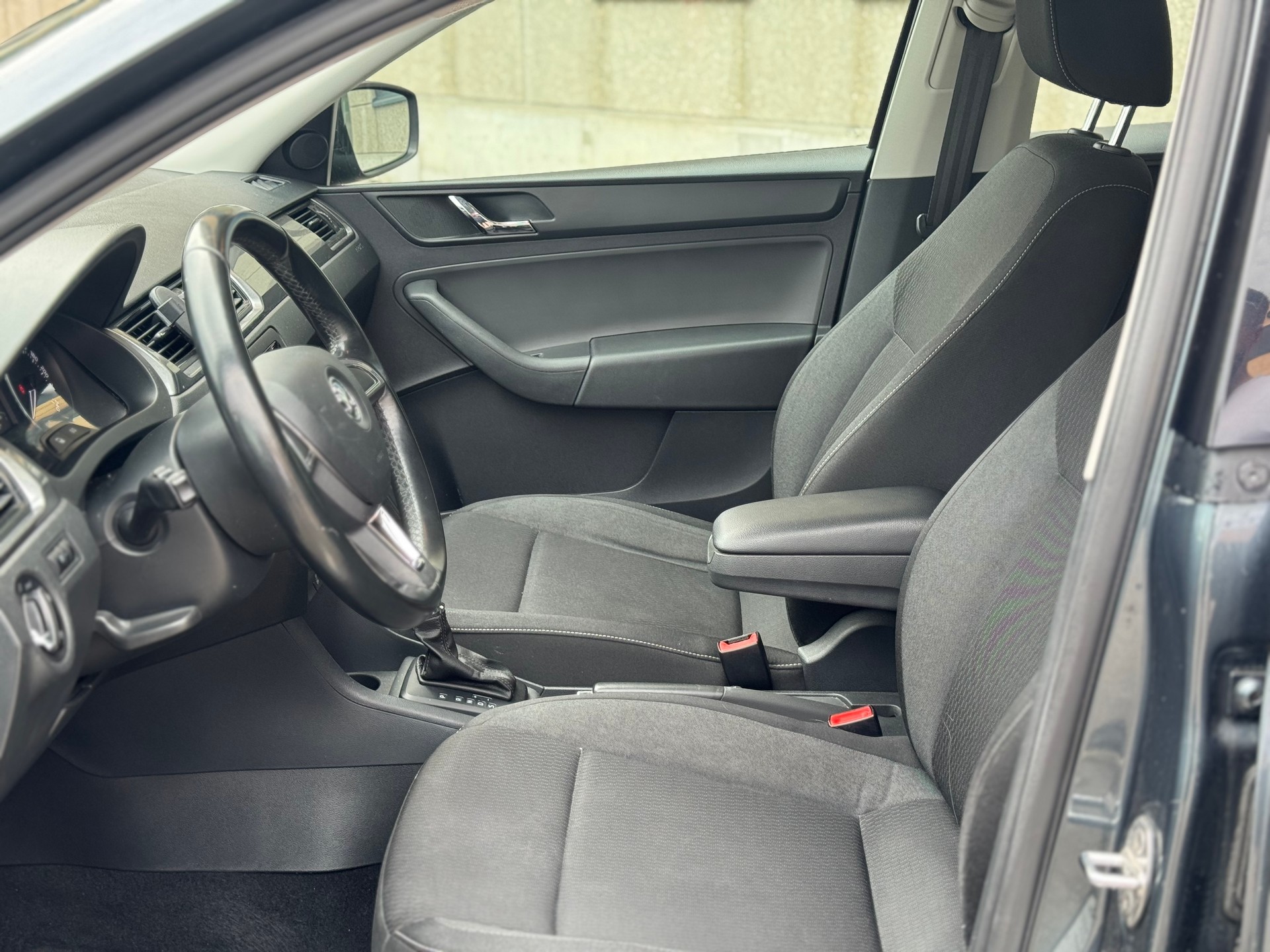 SKODA Rapid Spaceback 1.4 TSI Elegance DSG-image-13