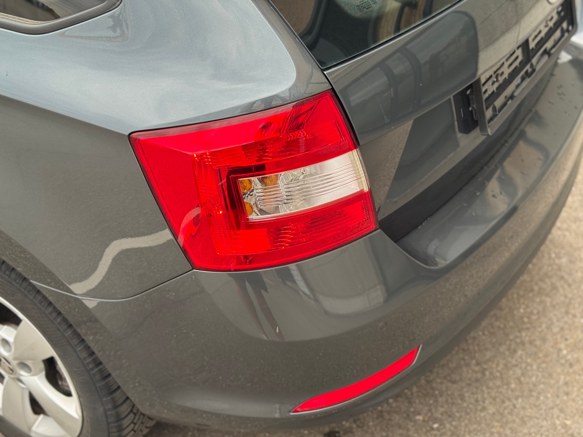 SKODA Rapid Spaceback 1.4 TSI Elegance DSG-image-11