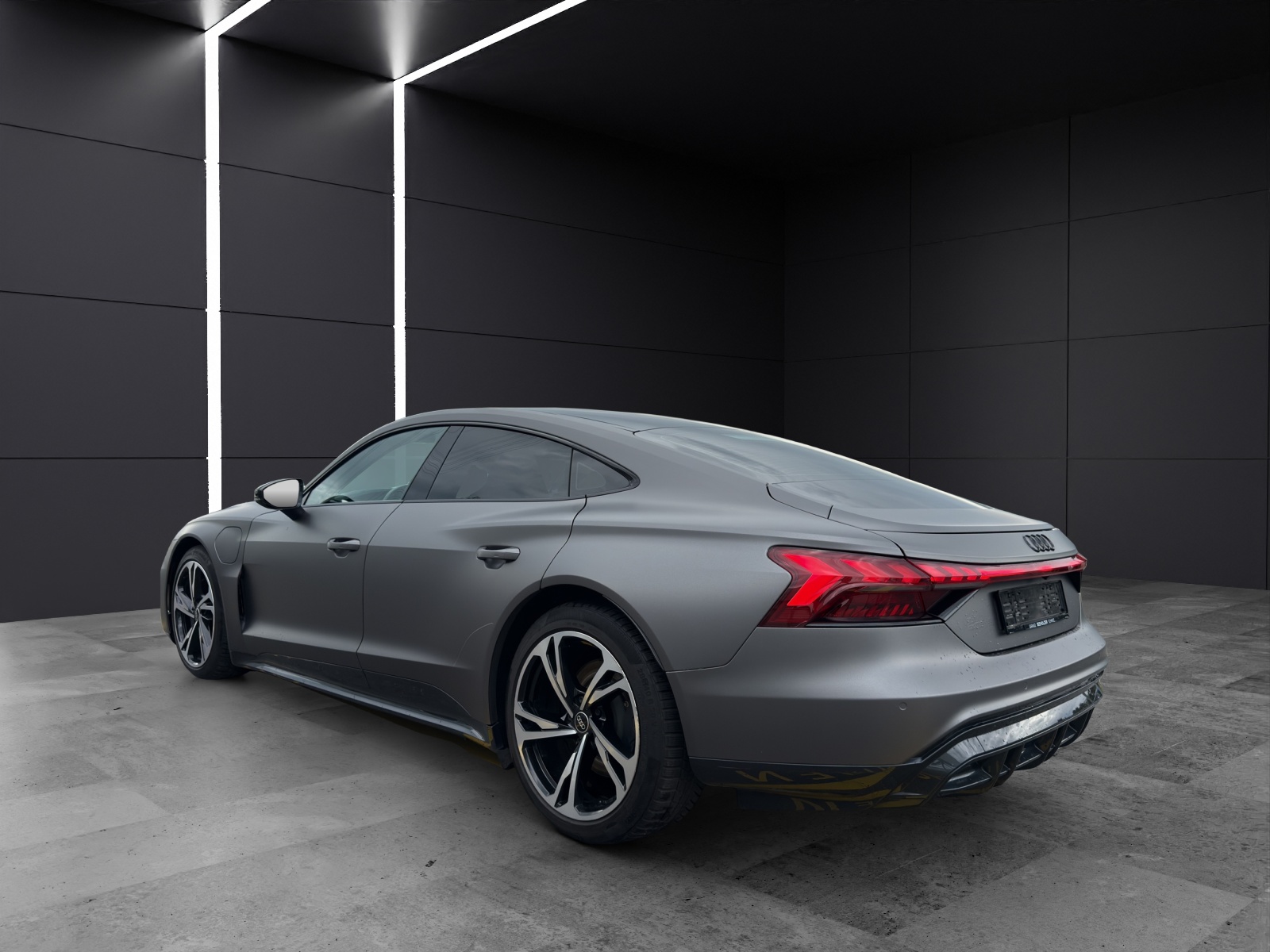 AUDI e-tron GT quattro-showroom-element-2