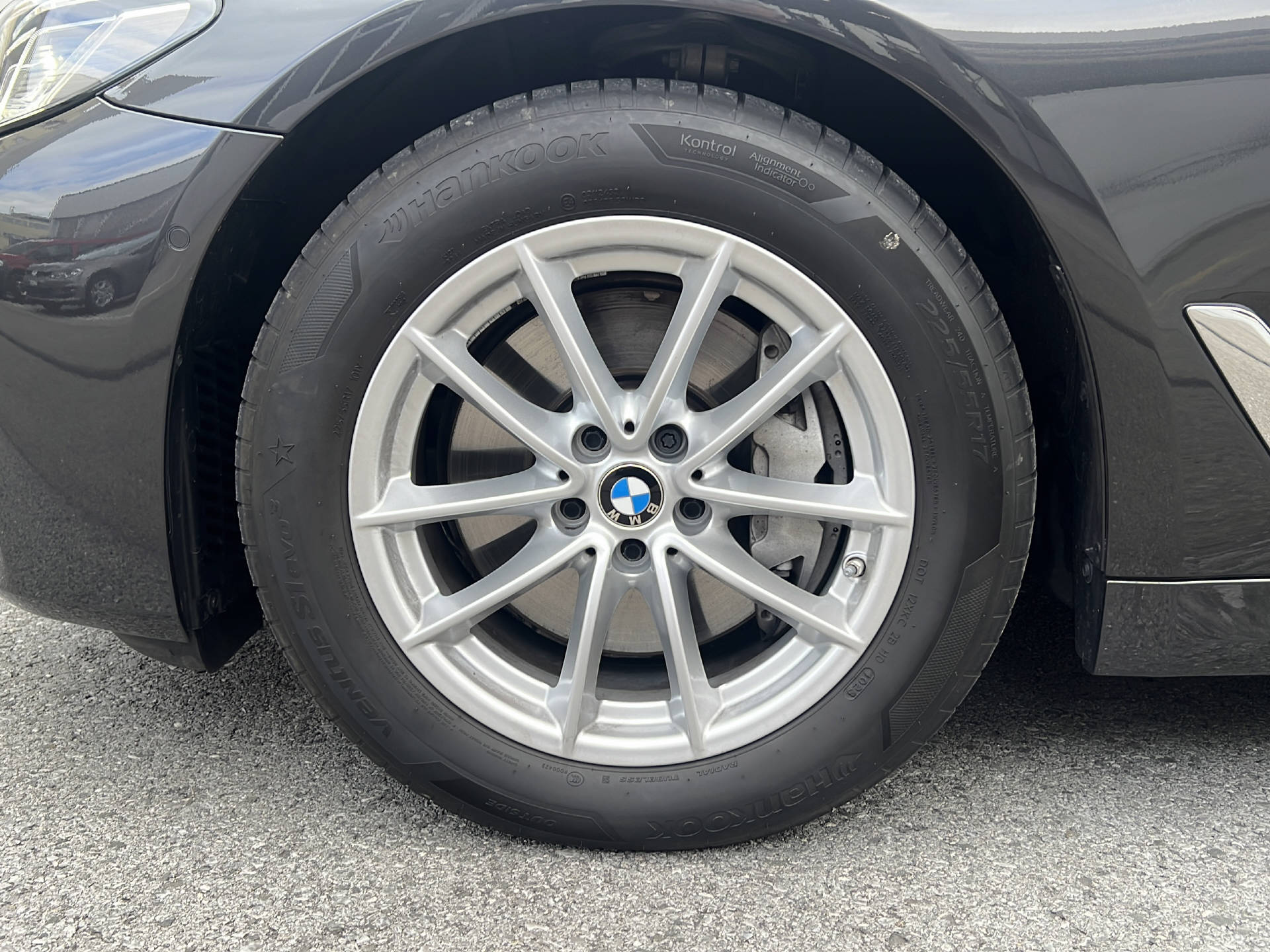 BMW 530d xDrive Touring-image-14