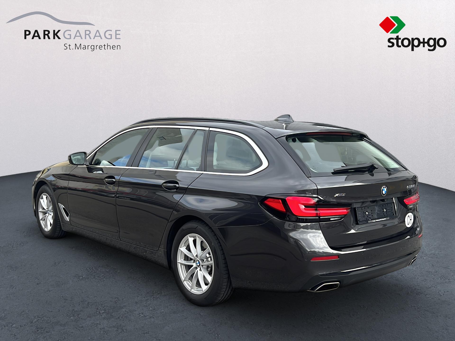 BMW 530d xDrive Touring-showroom-element-1