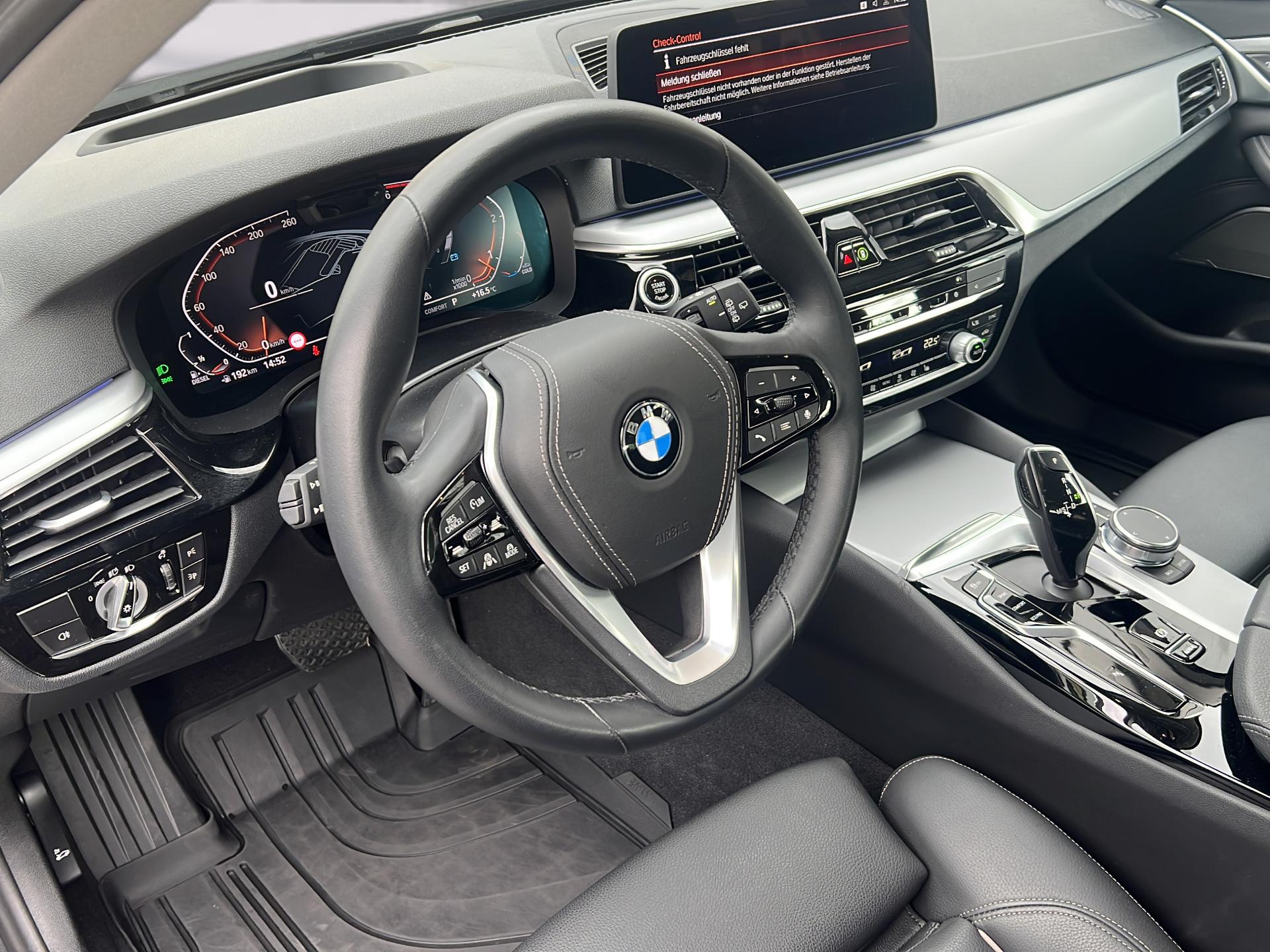 BMW 530d xDrive Touring-image-6