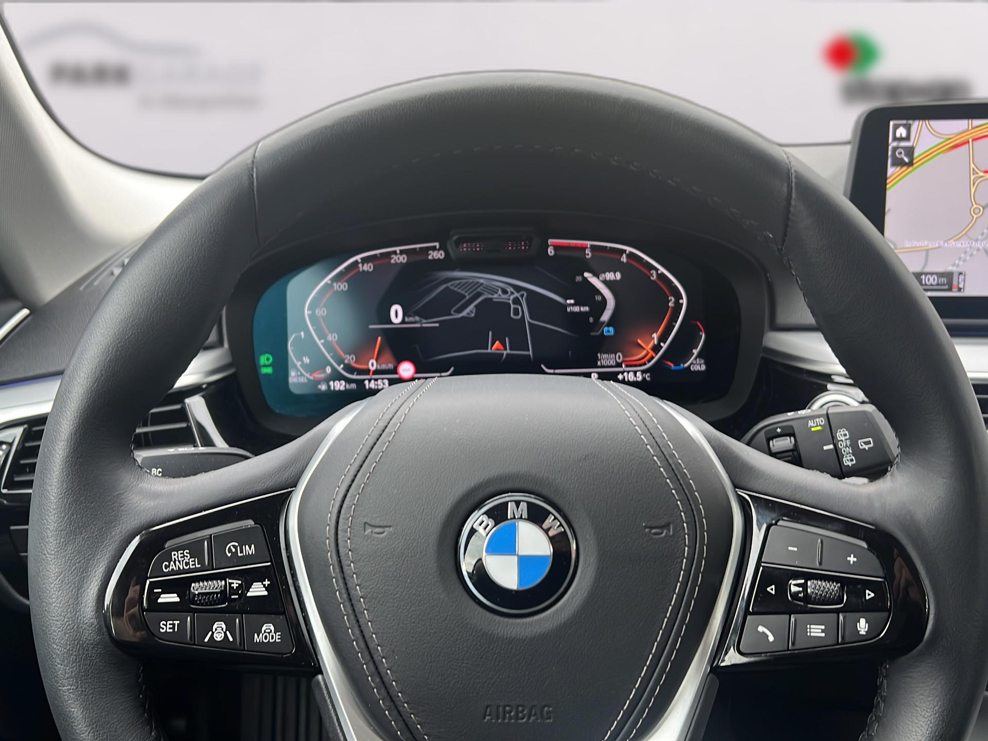 BMW 530d xDrive Touring-image-8