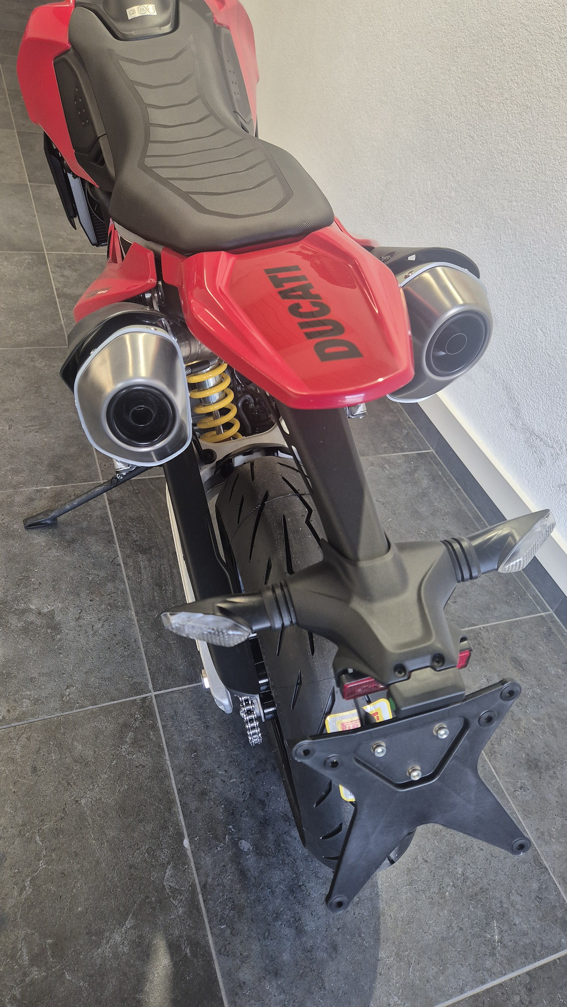 DUCATI 698 Hypermotard Mono-image-2