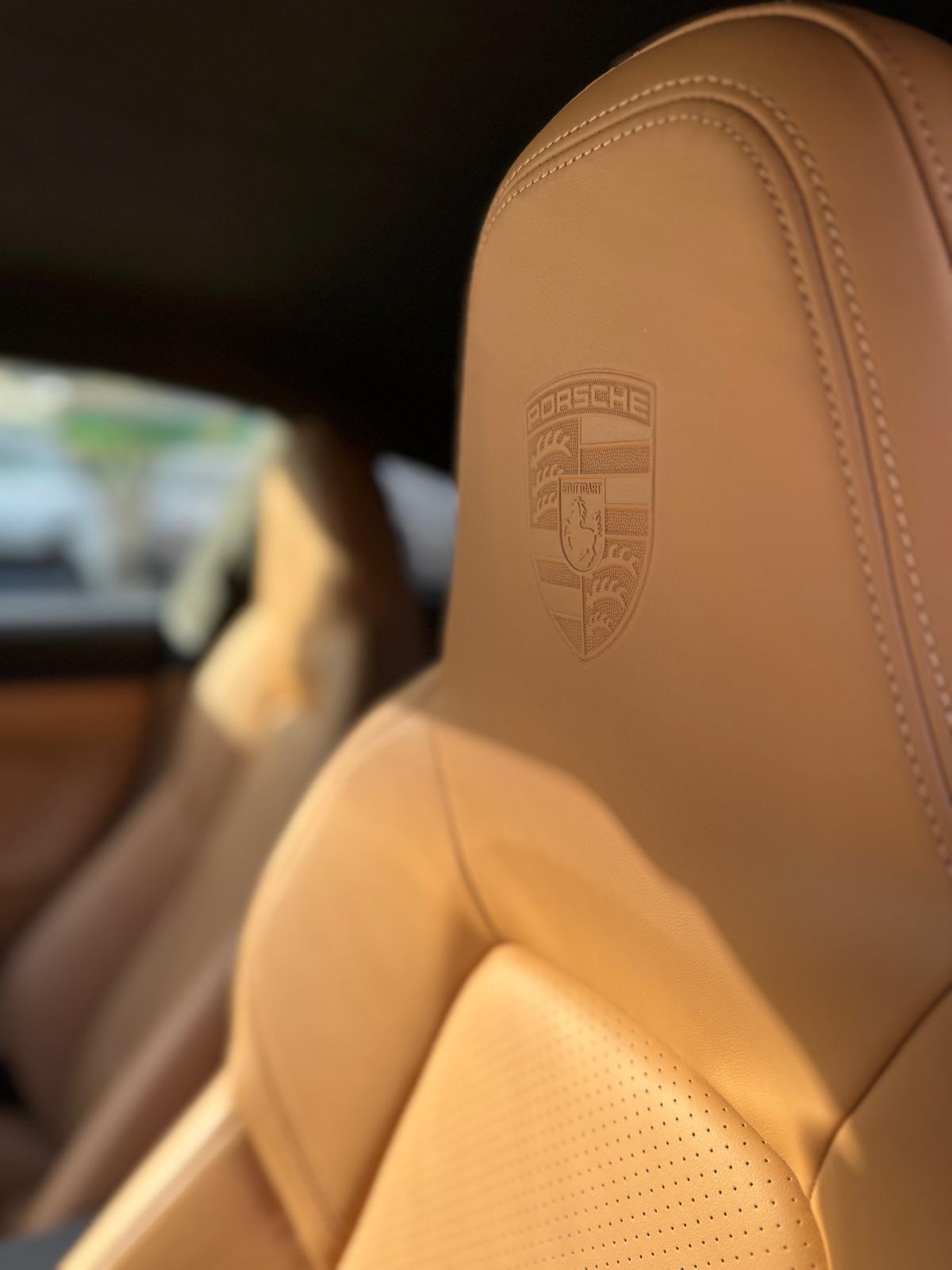 PORSCHE 911 GT3 Touring PDK-image-12