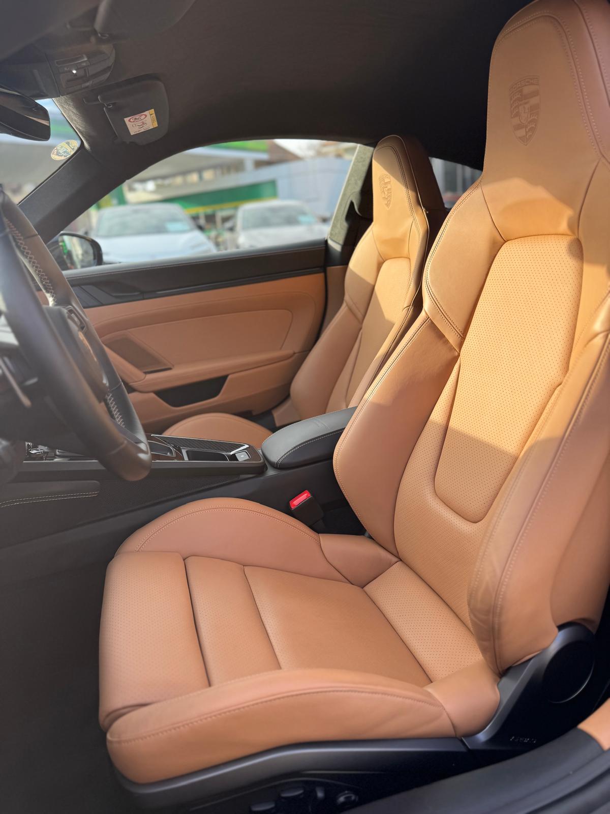 PORSCHE 911 GT3 Touring PDK-image-11