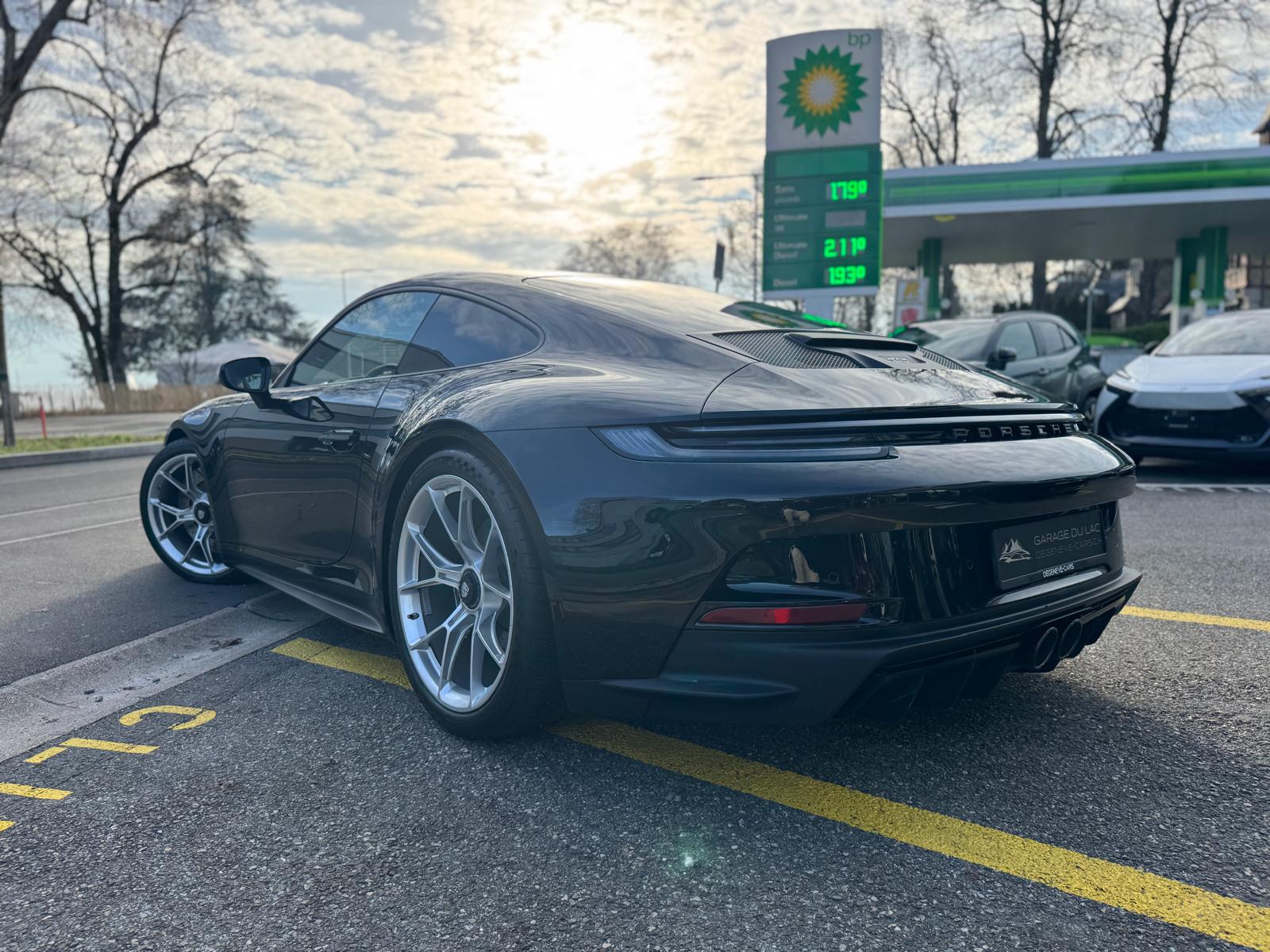 PORSCHE 911 GT3 Touring PDK-image-4