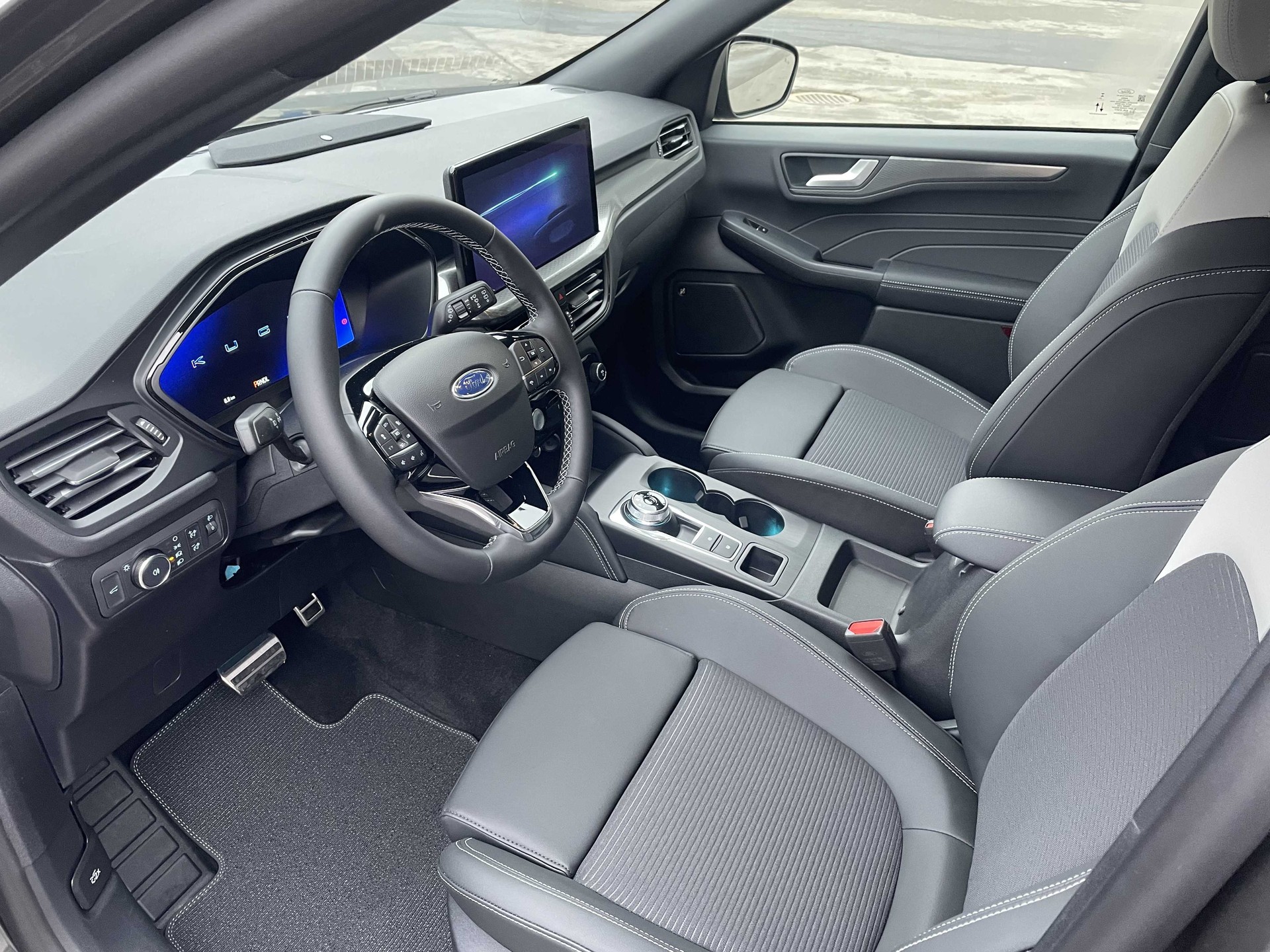 FORD Kuga 2.5 Hybrid Sound Edition 4x4-image-21