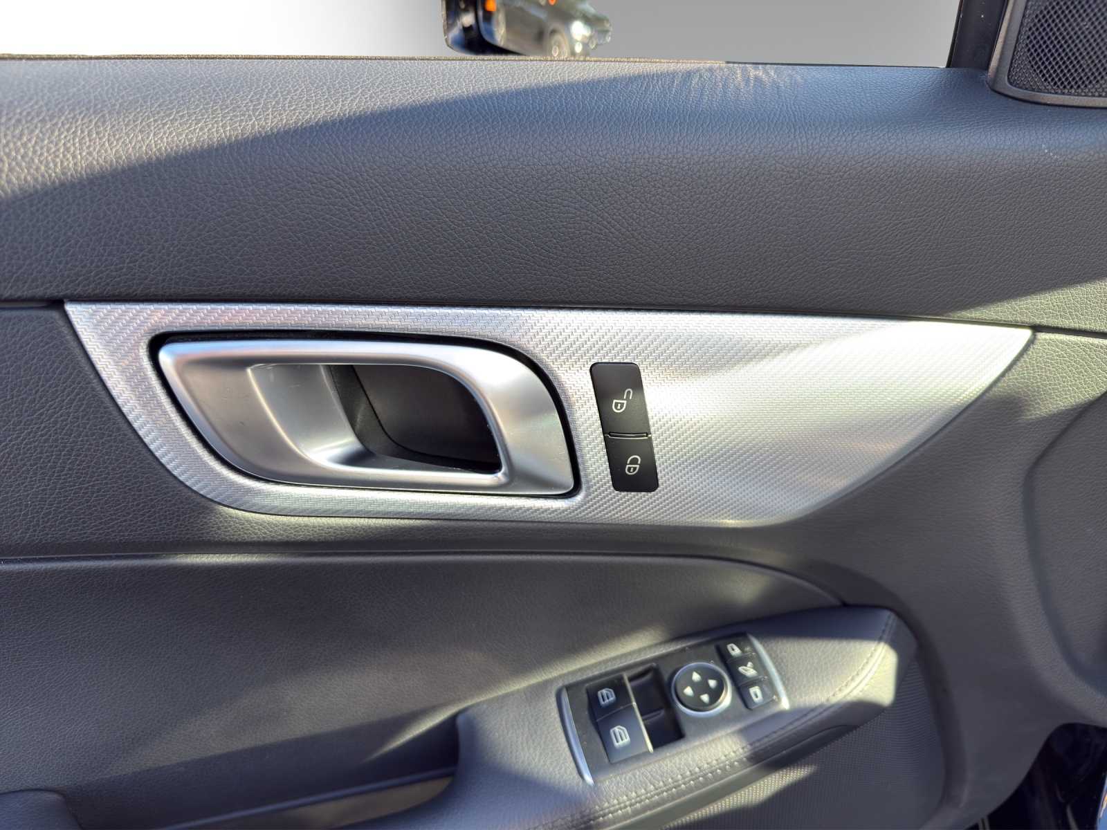 MERCEDES-BENZ SLC 200-image-8