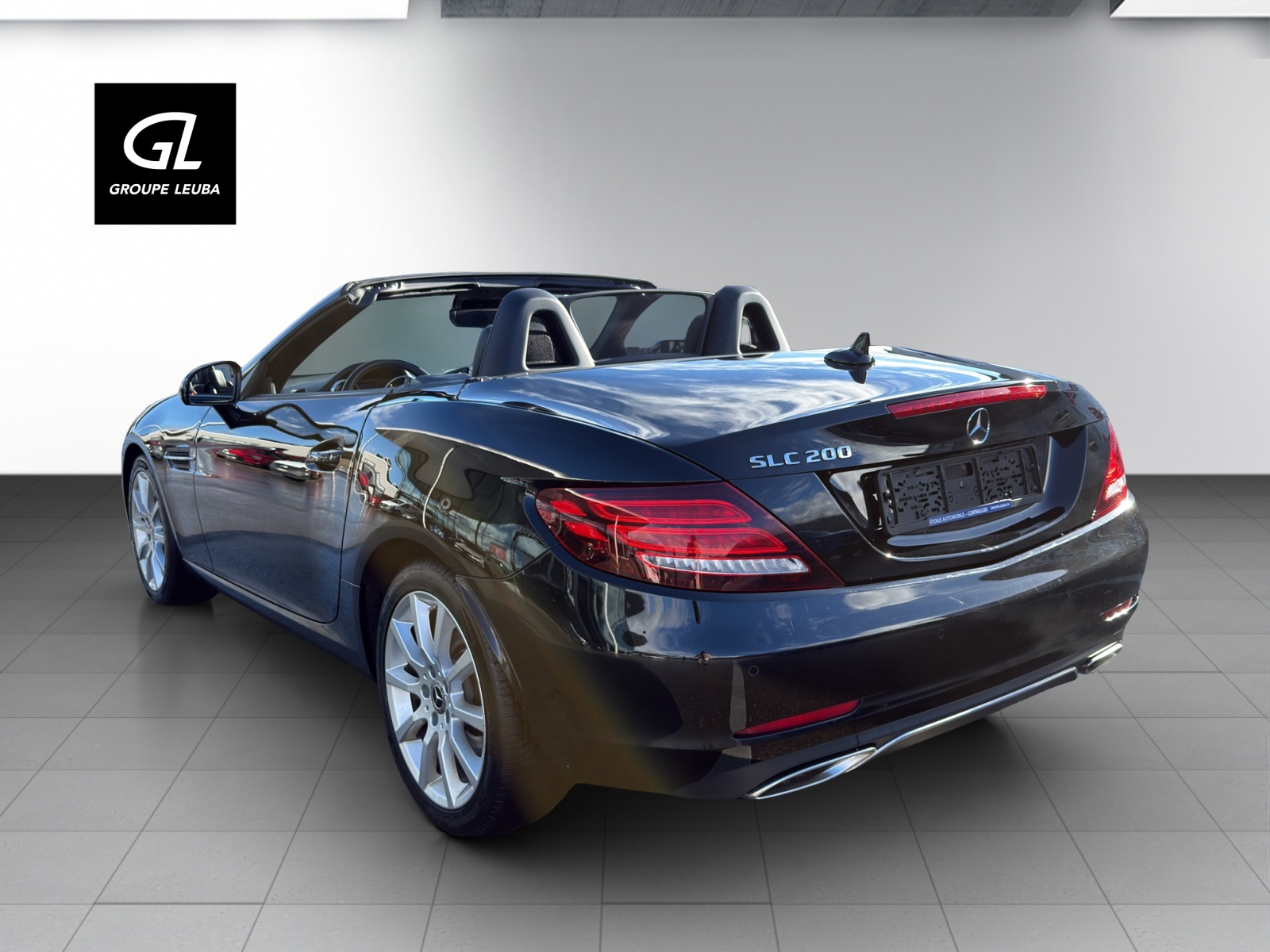 MERCEDES-BENZ SLC 200-showroom-element-1