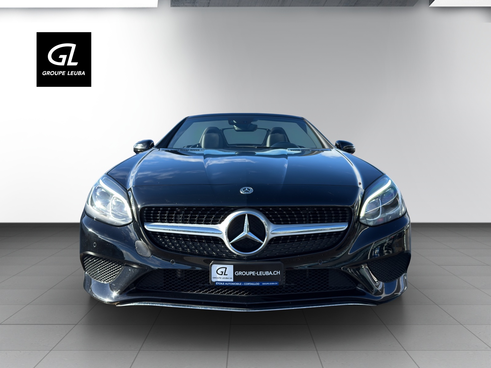 MERCEDES-BENZ SLC 200-showroom-element-2