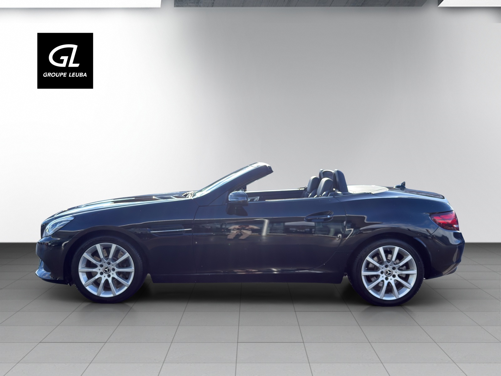 MERCEDES-BENZ SLC 200-image-4
