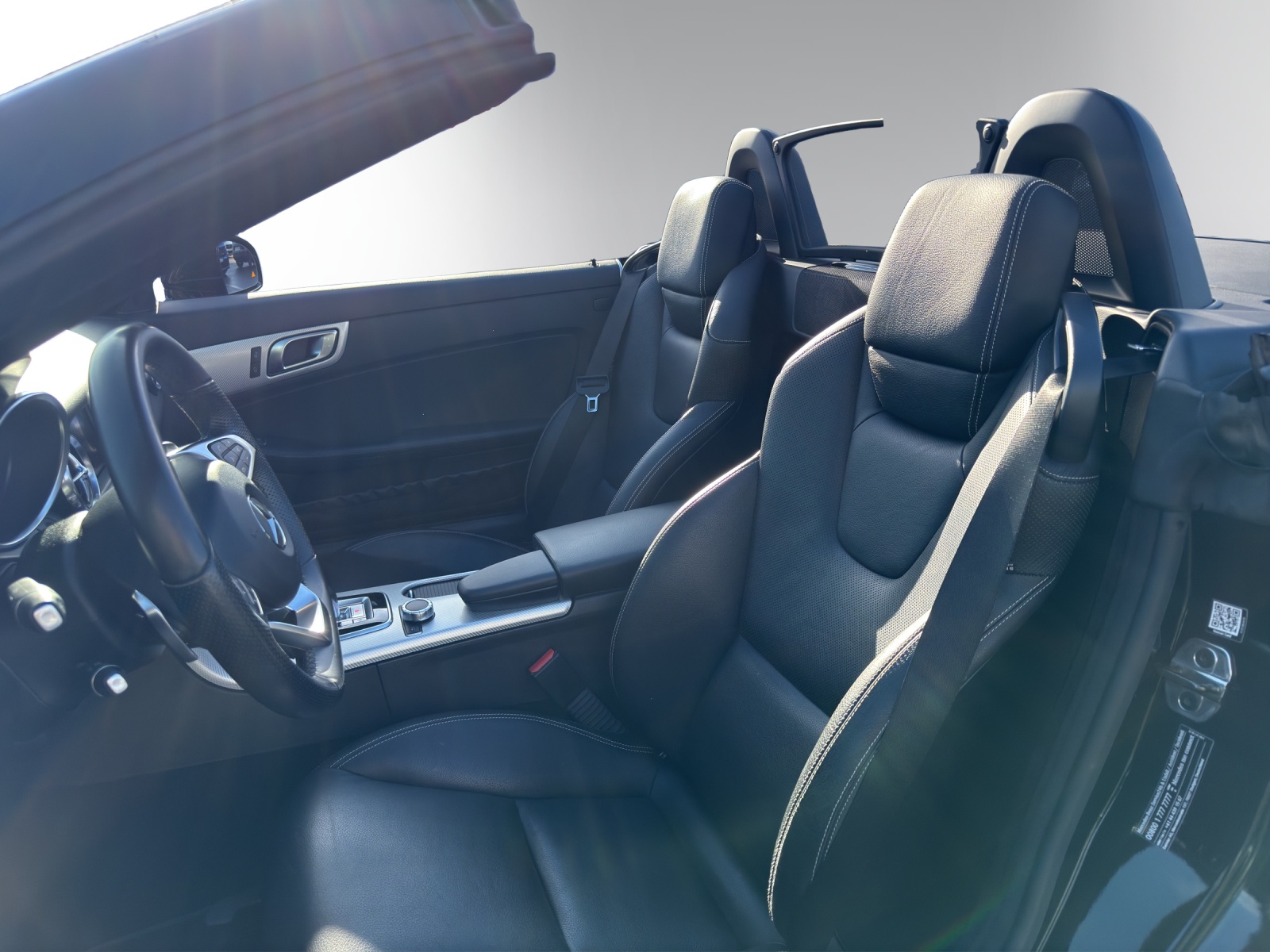 MERCEDES-BENZ SLC 200-image-9