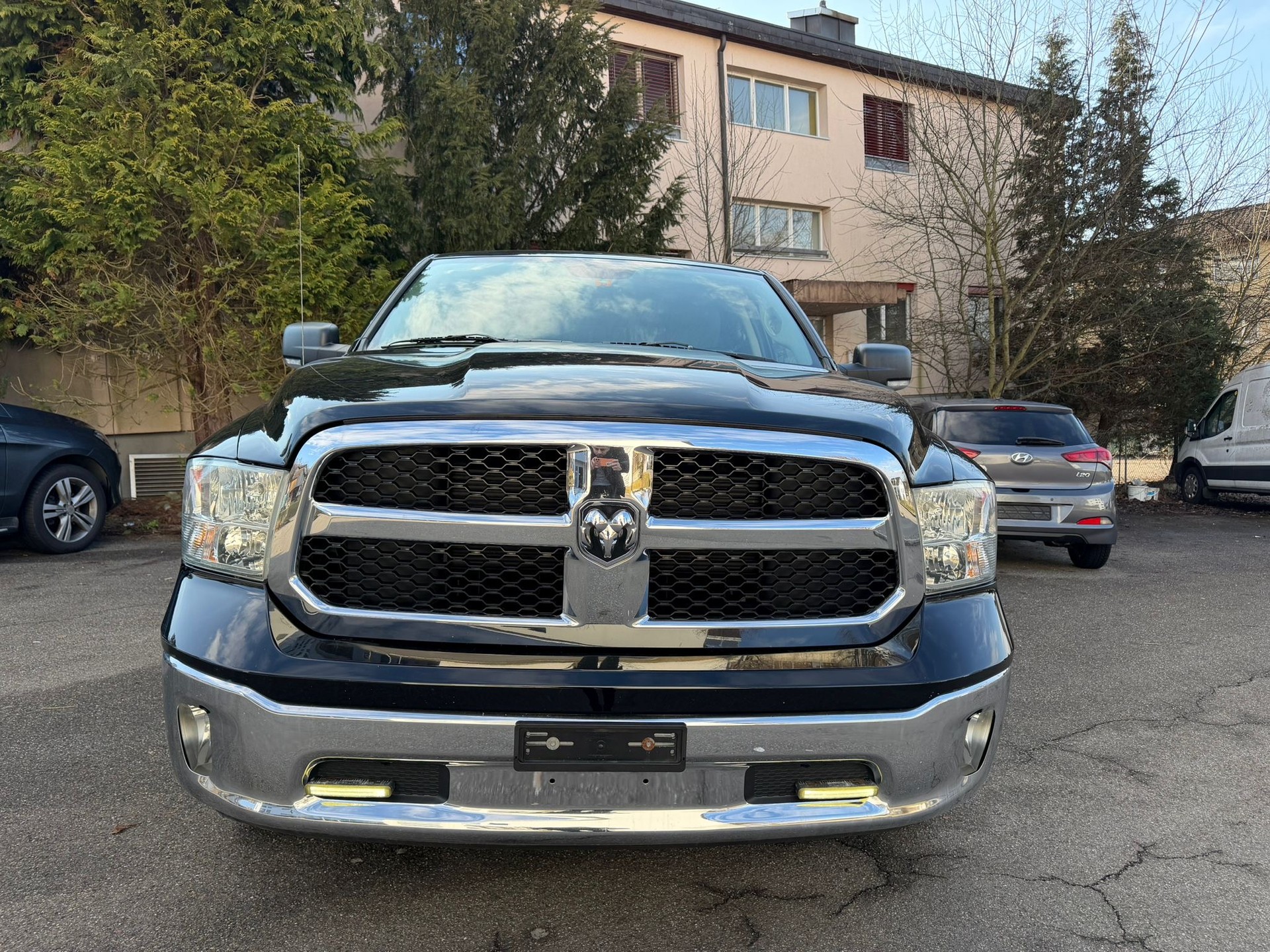 DODGE 1500 SLT-showroom-element-1