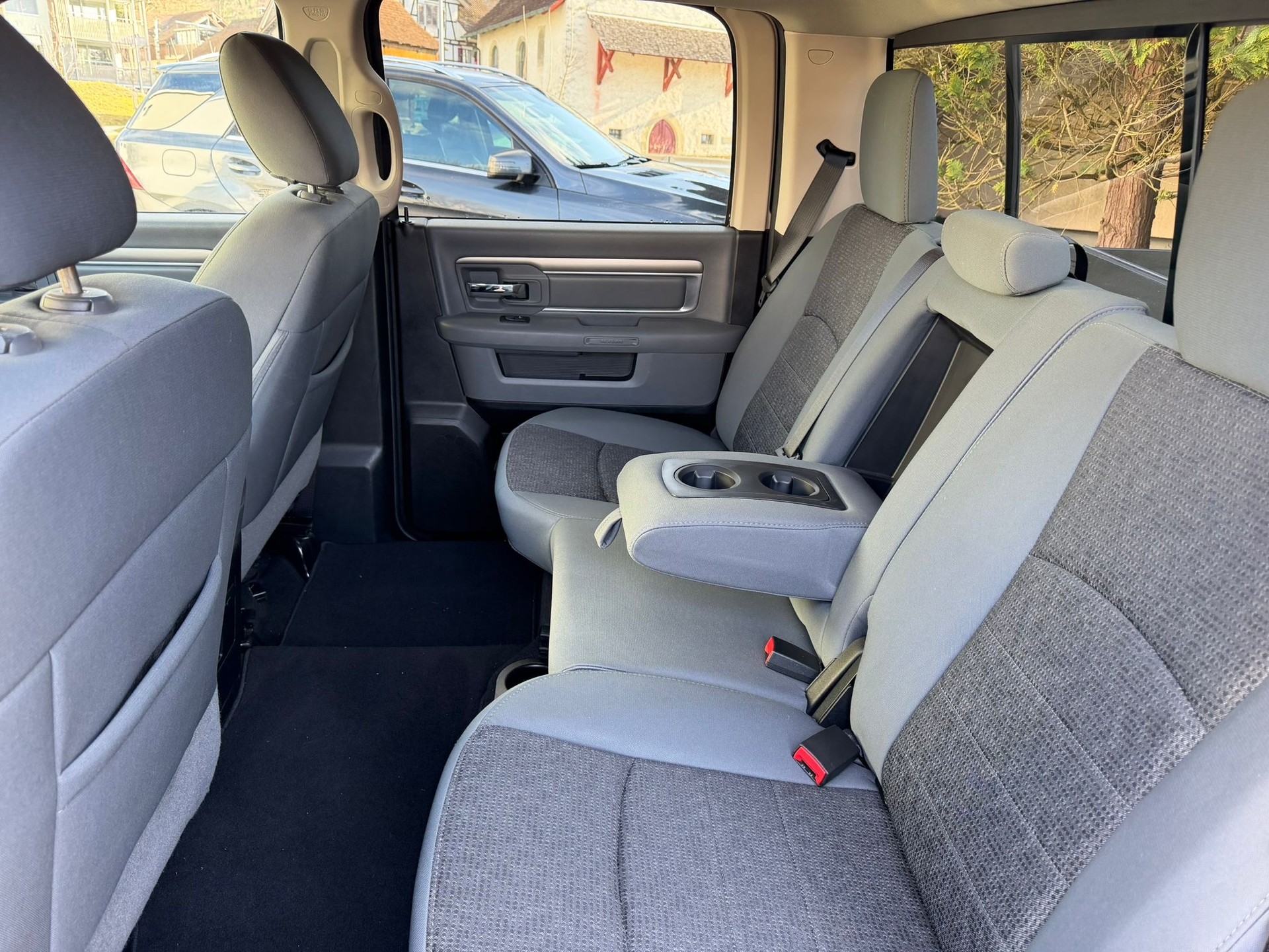 DODGE 1500 SLT-image-9
