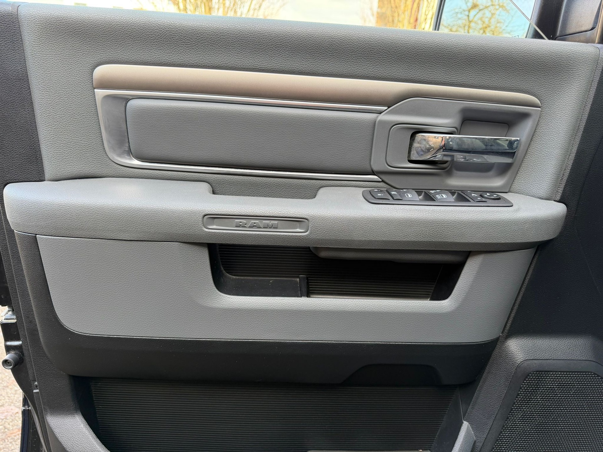 DODGE 1500 SLT-image-16