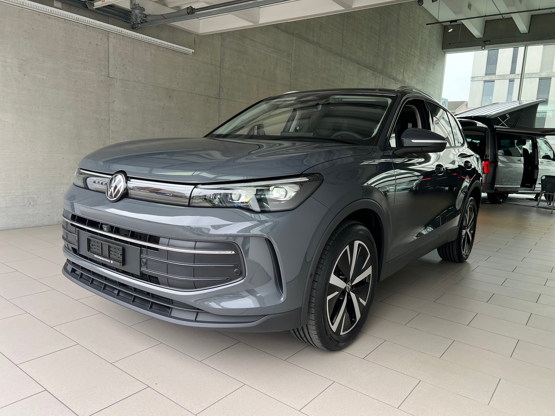 VW Tiguan 2.0 TSI DSG United 4Motion-showroom-element-2