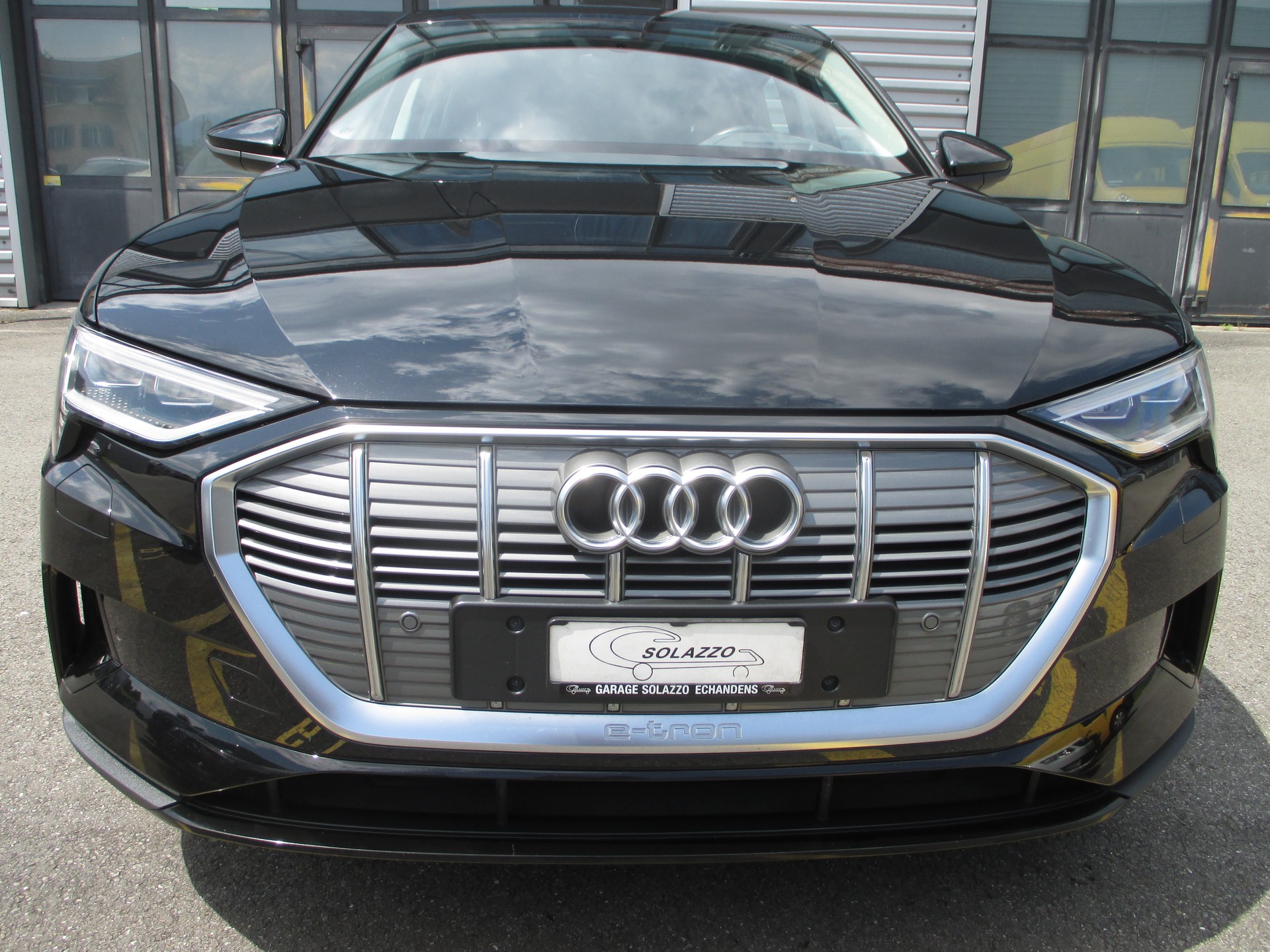 AUDI e-tron 55 Sportback quattro-image-2